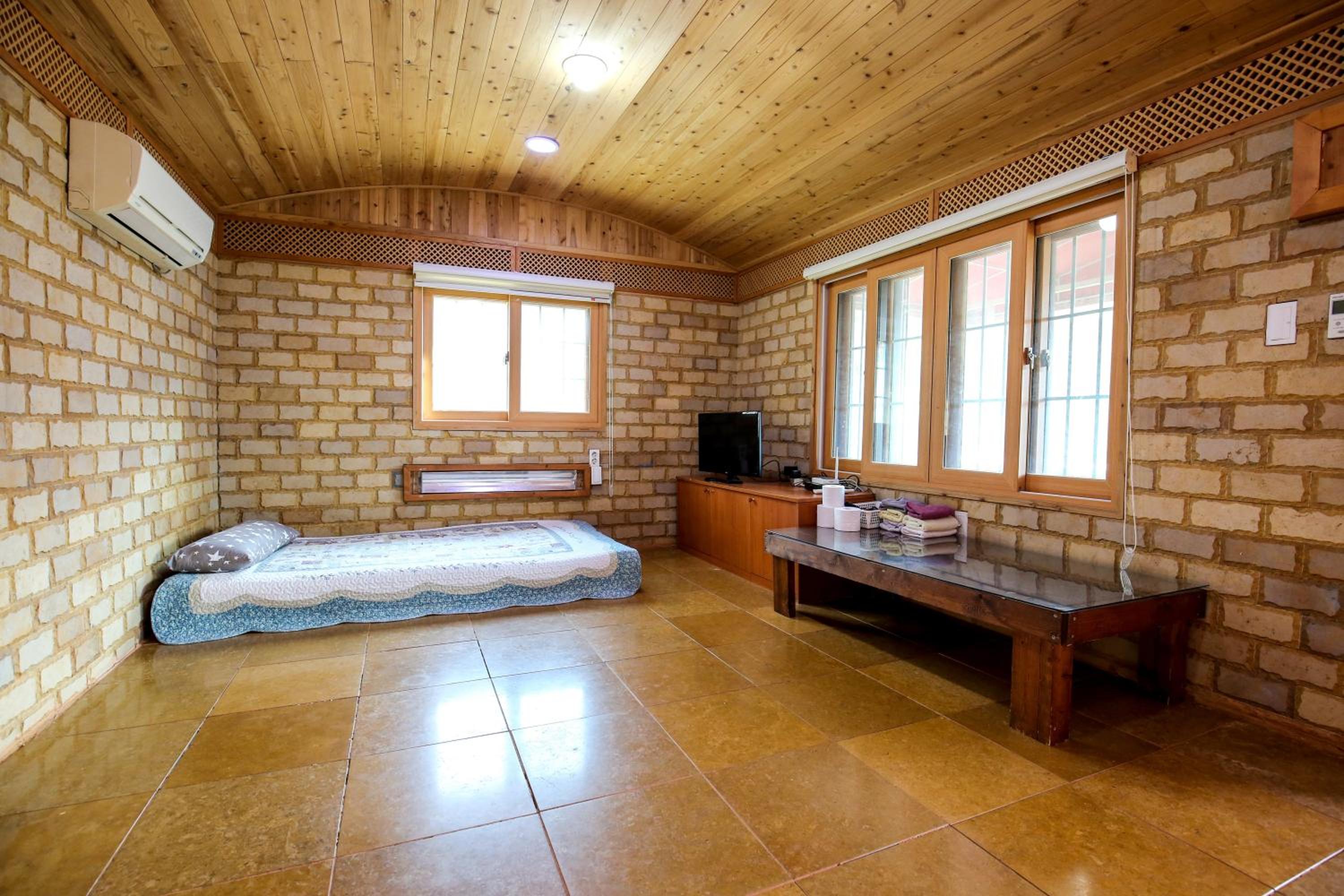 Quadruple Room - Photo 2