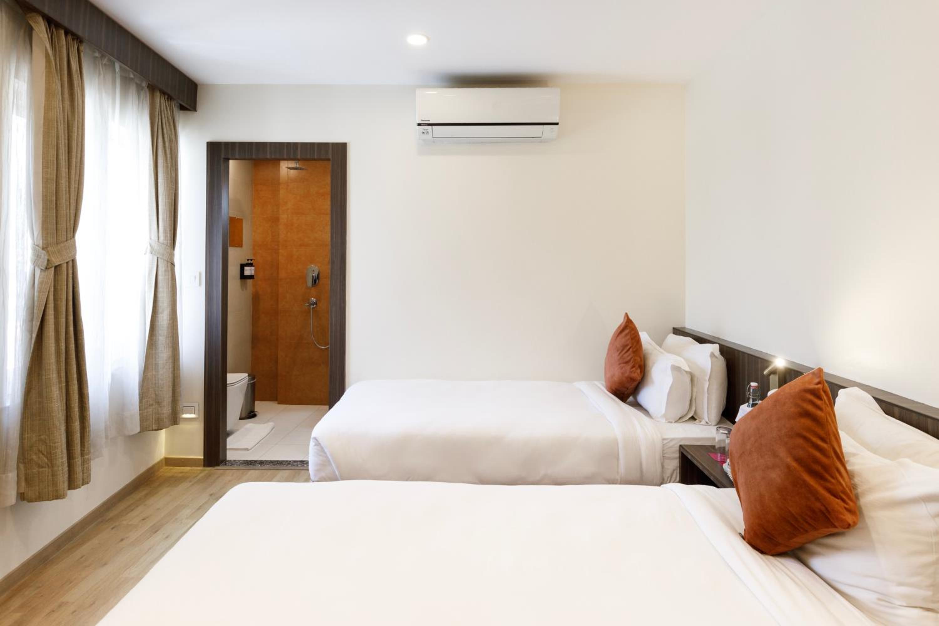 Deluxe Twin Room - Photo 3