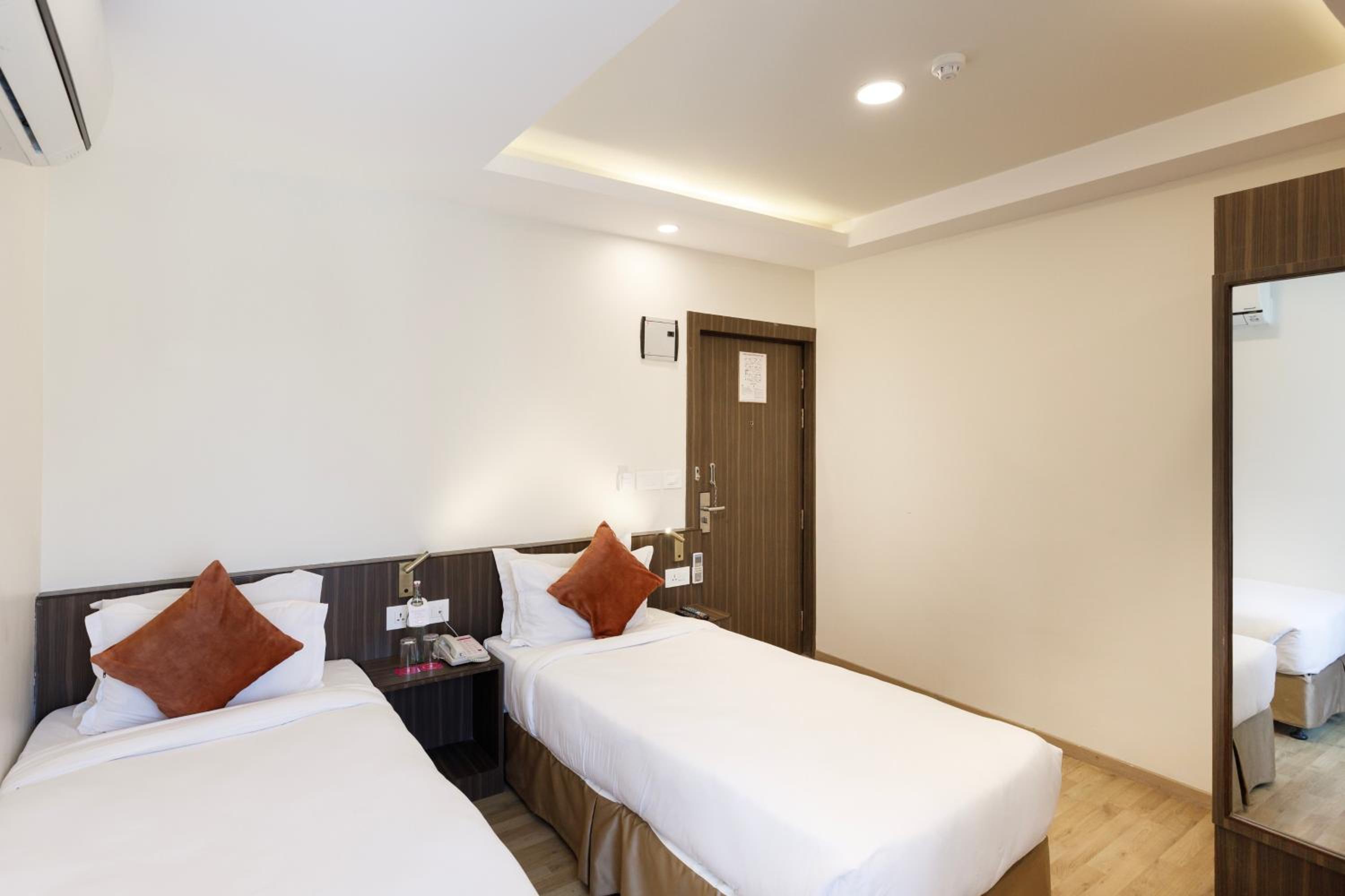 Deluxe Twin Room - Photo 2