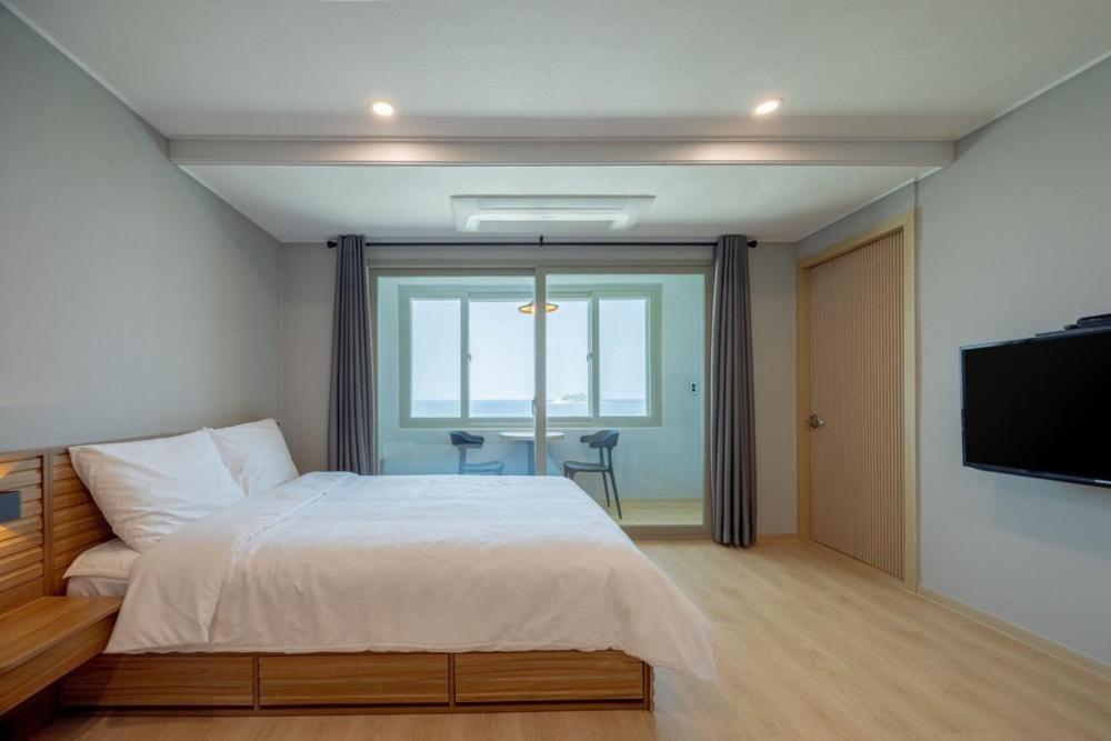 Double Room with Sea View photo 1