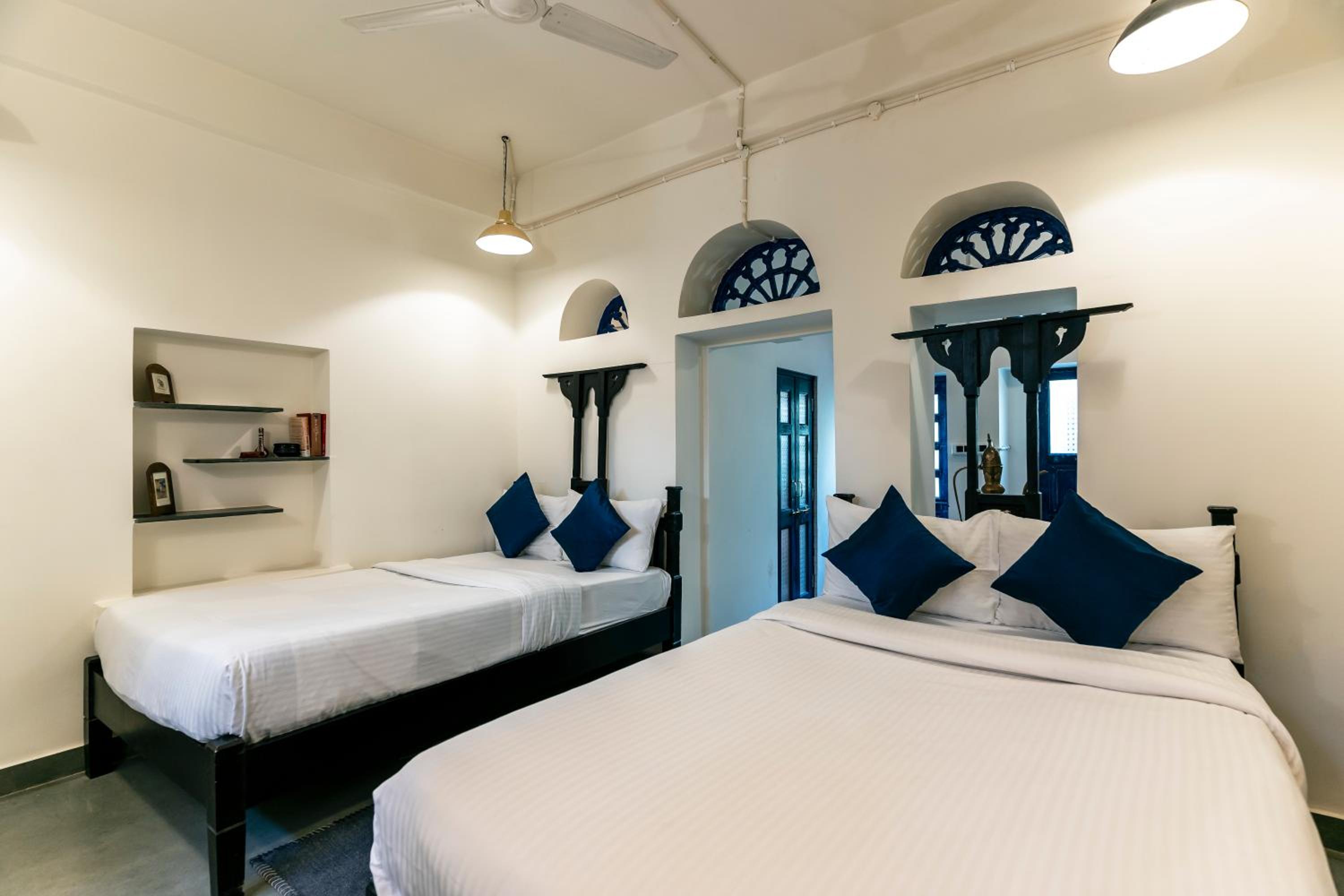 Executive Queen Room with Two Queen Beds photo 3