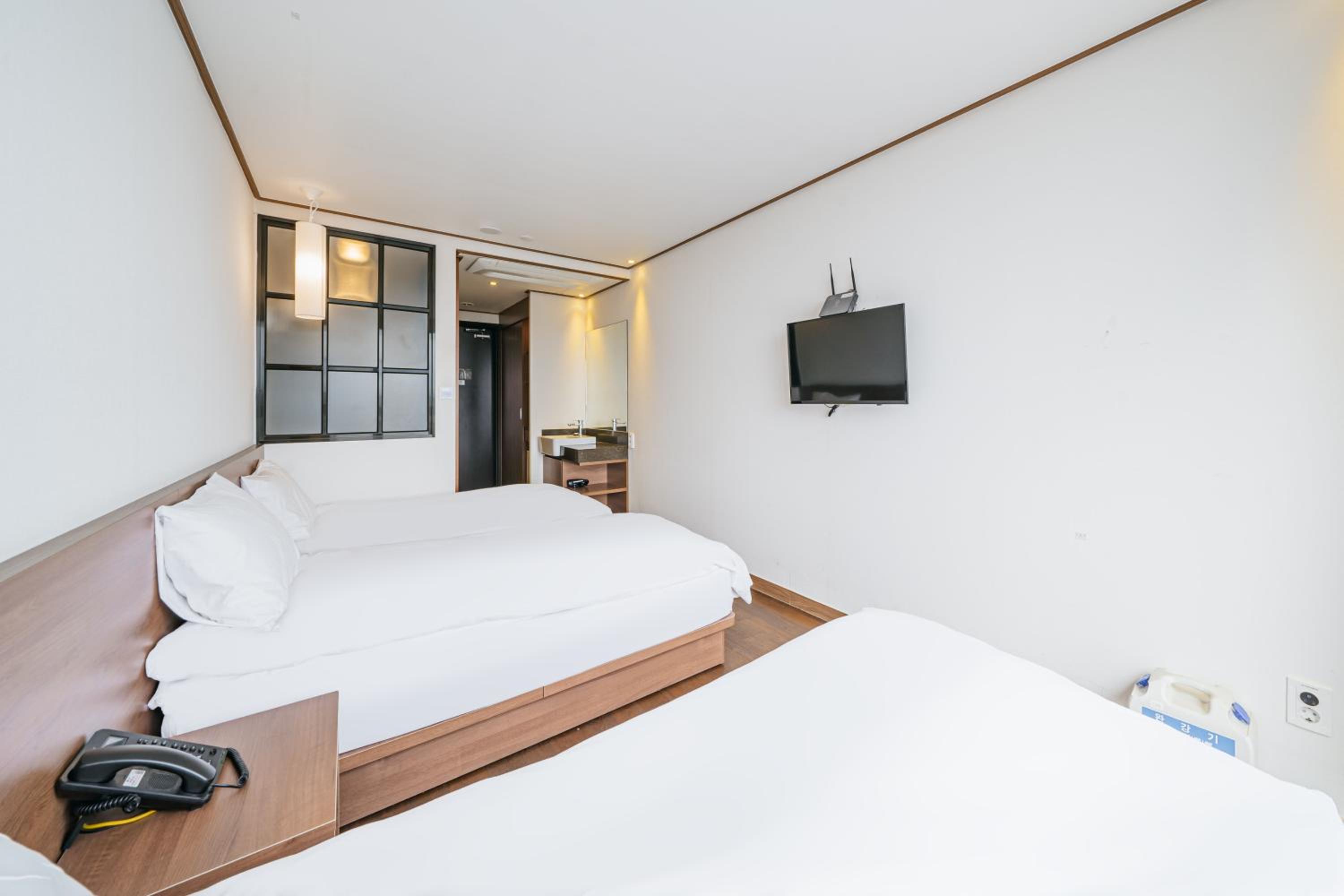 Standard Triple Room - Photo 2