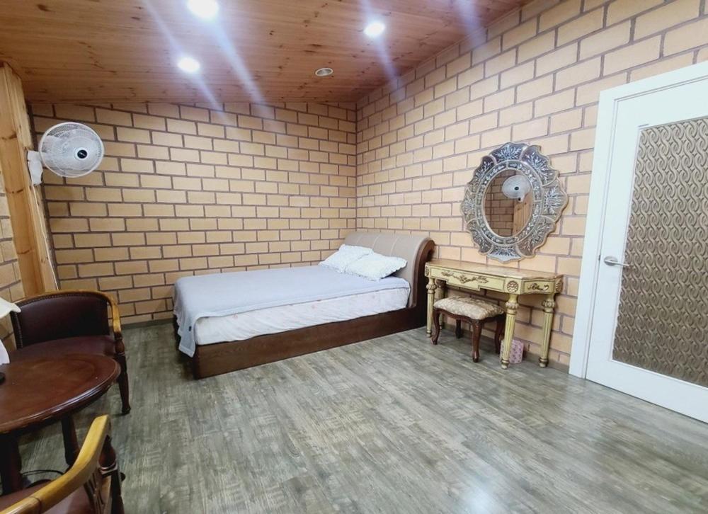 Quadruple Room - Photo 4
