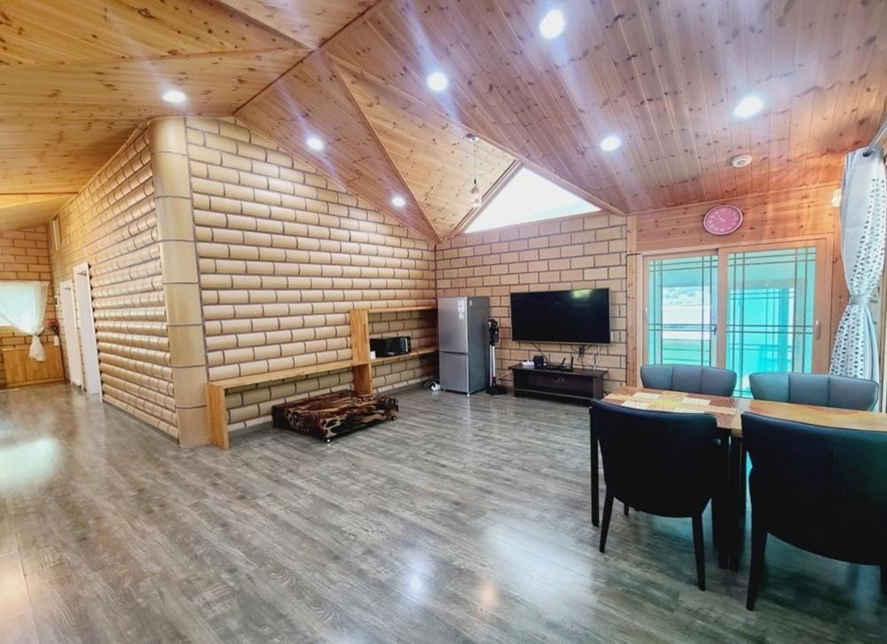 Quadruple Room - Photo 2