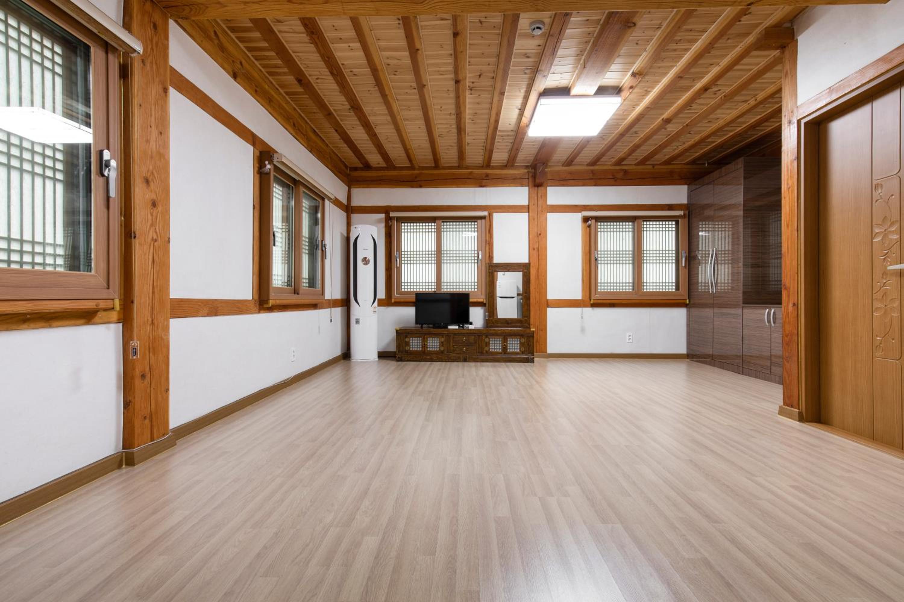 Family Room photo 1