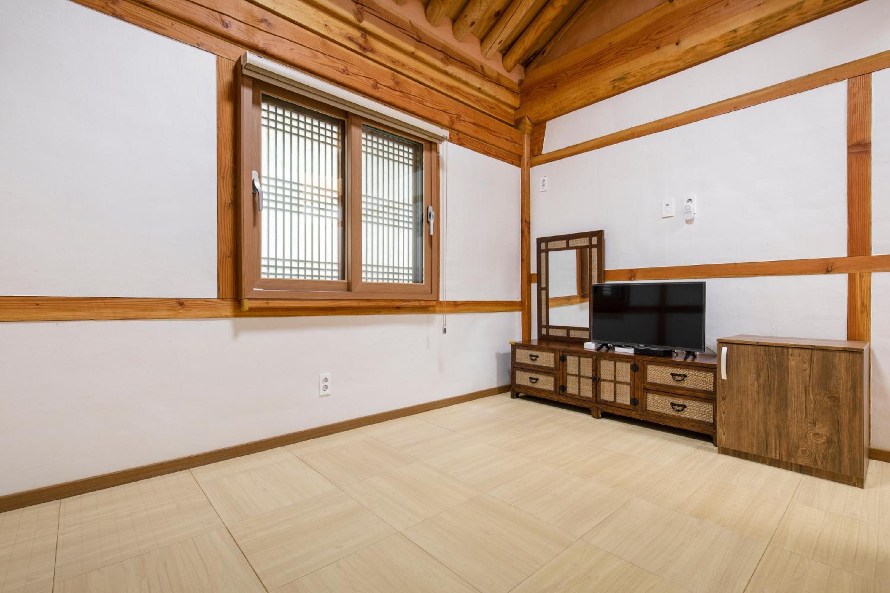 Double Room 1 - Photo 4