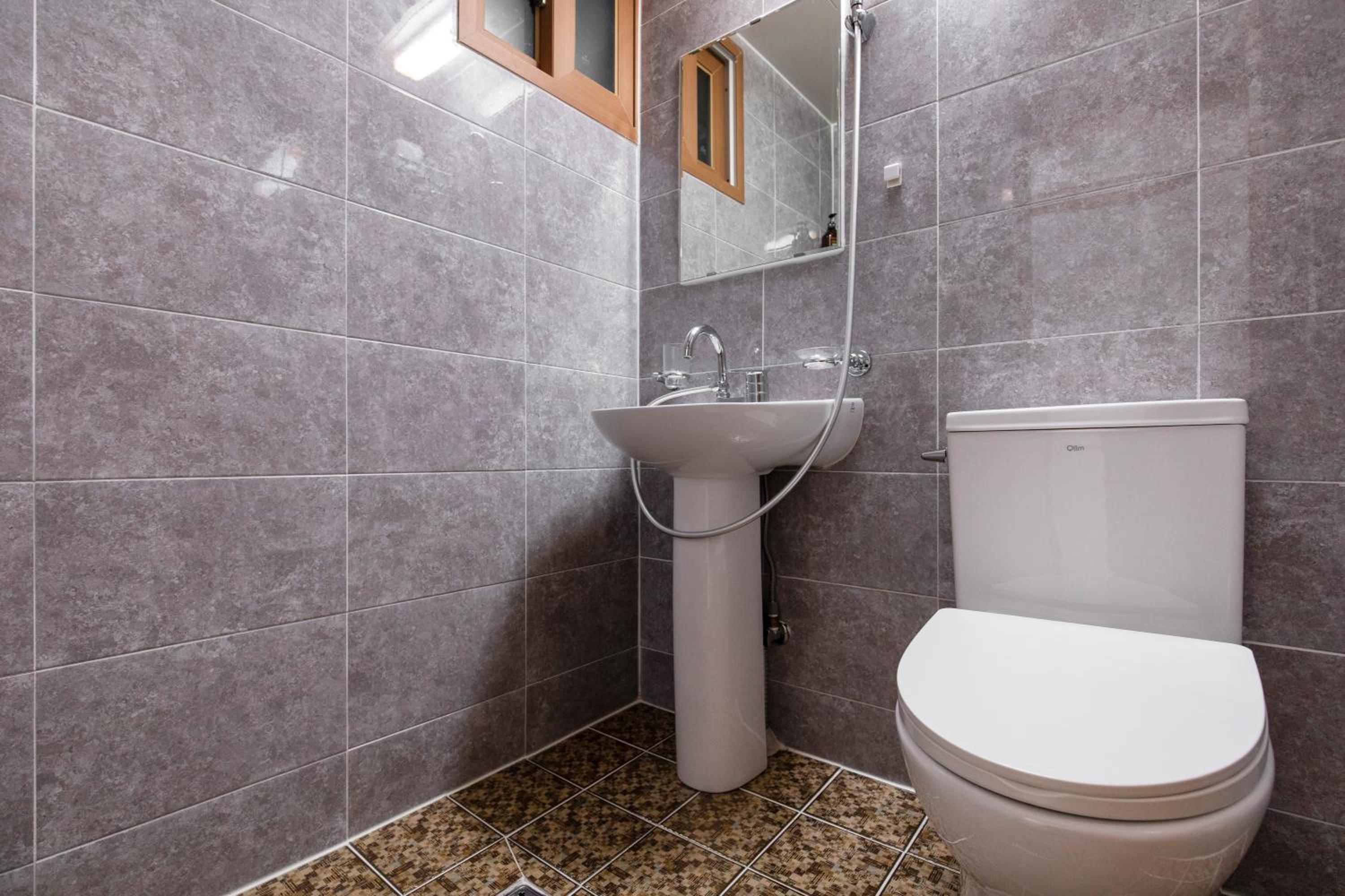 Double Room 1 - Photo 8