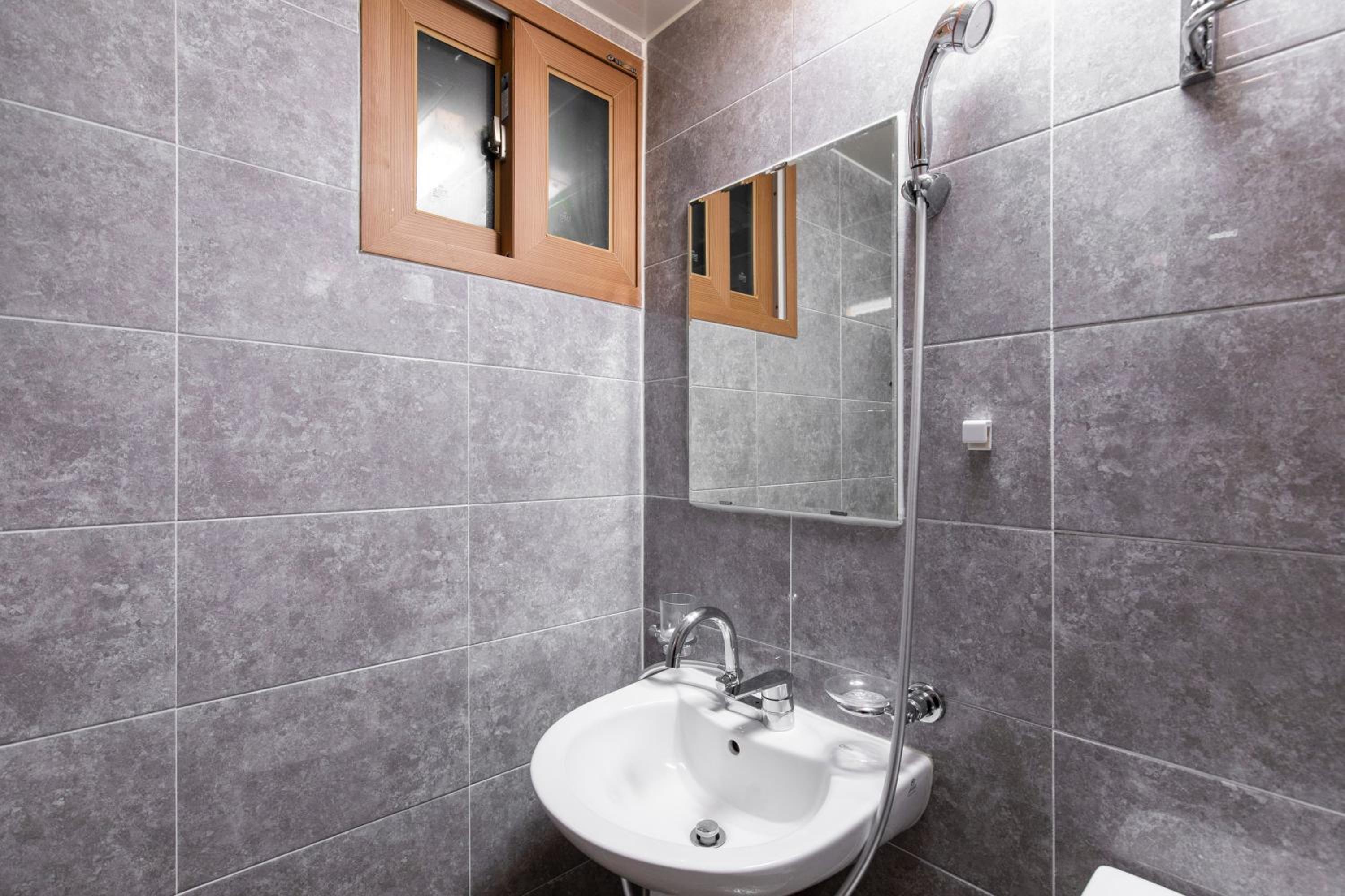 Double Room 1 - Photo 10