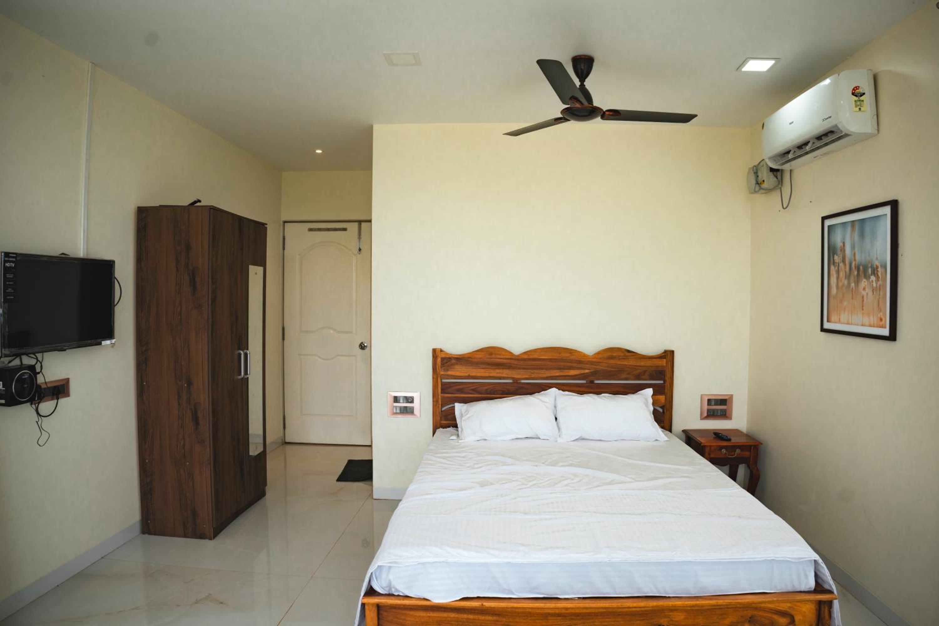 One-Bedroom House photo 1