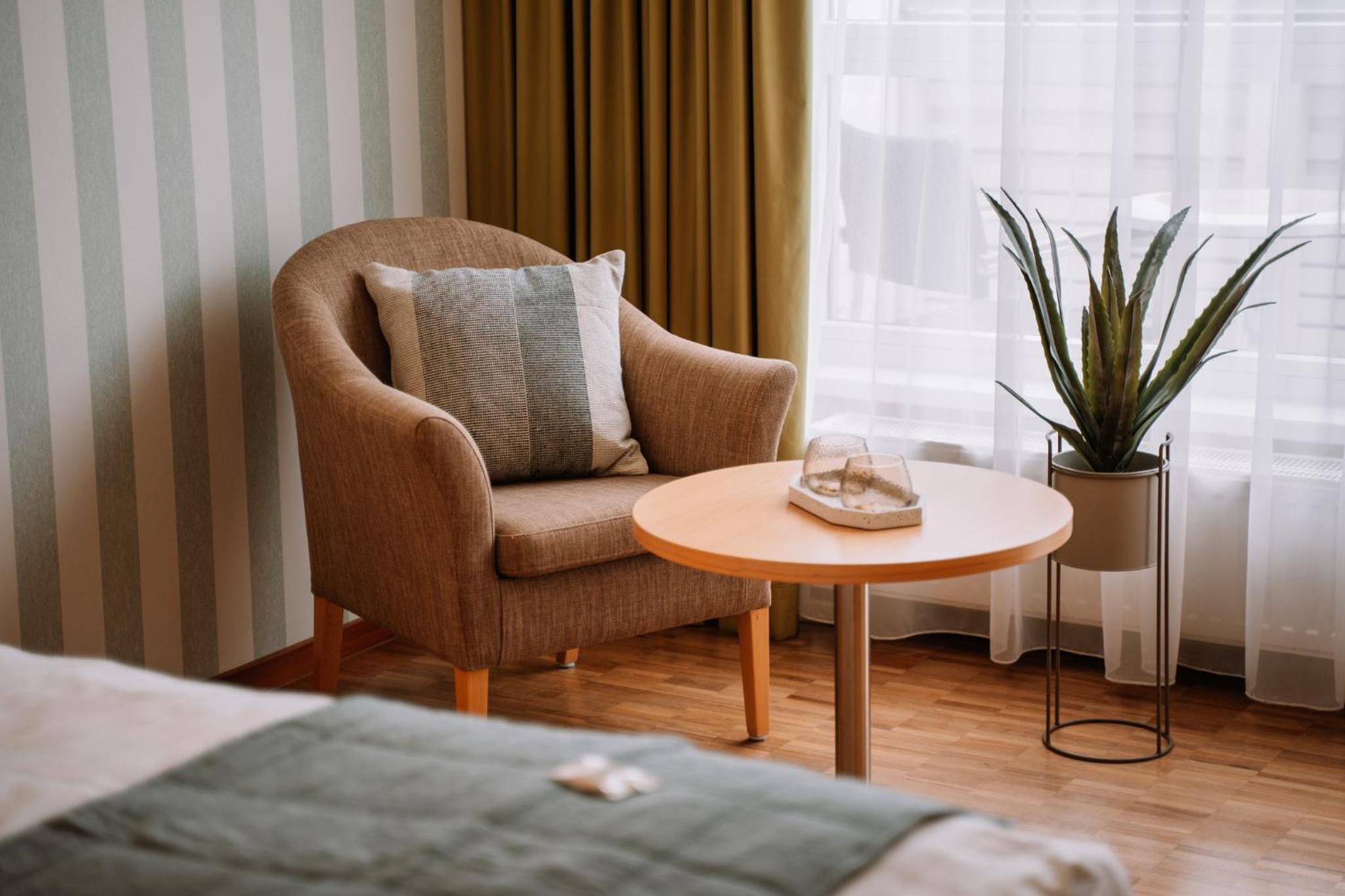 Family Room photo 3
