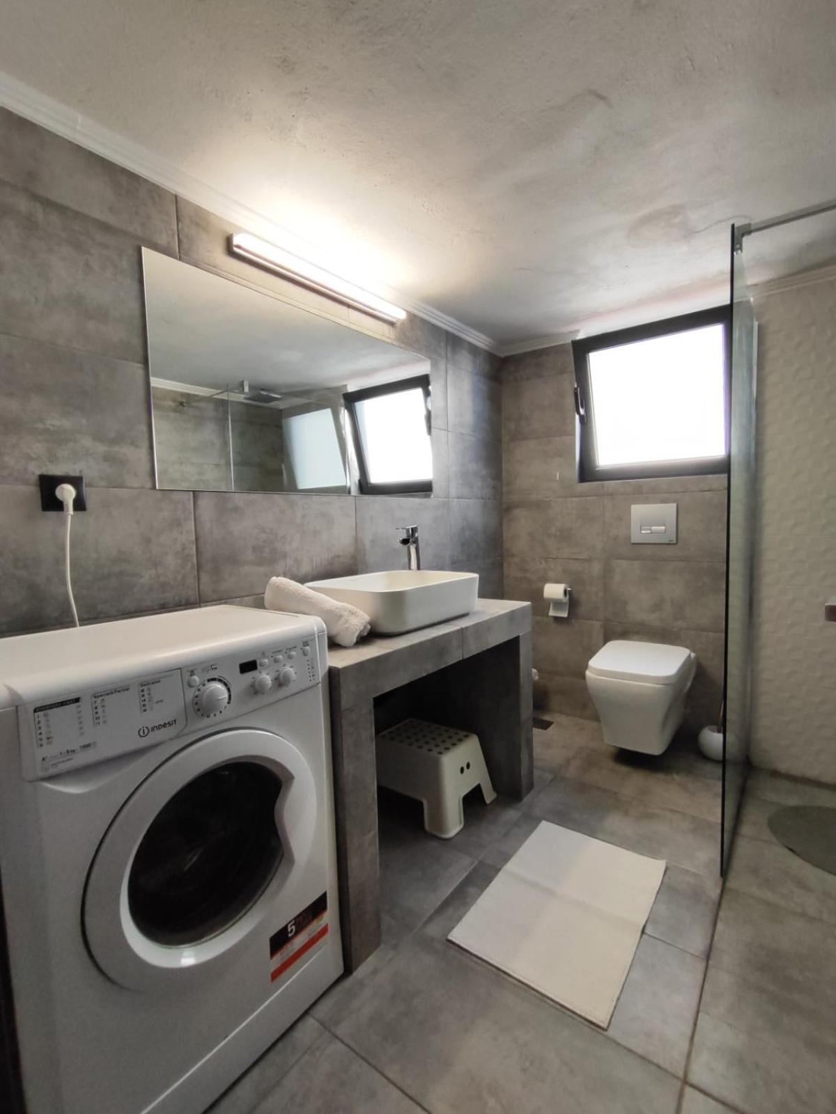 One-Bedroom House photo 3