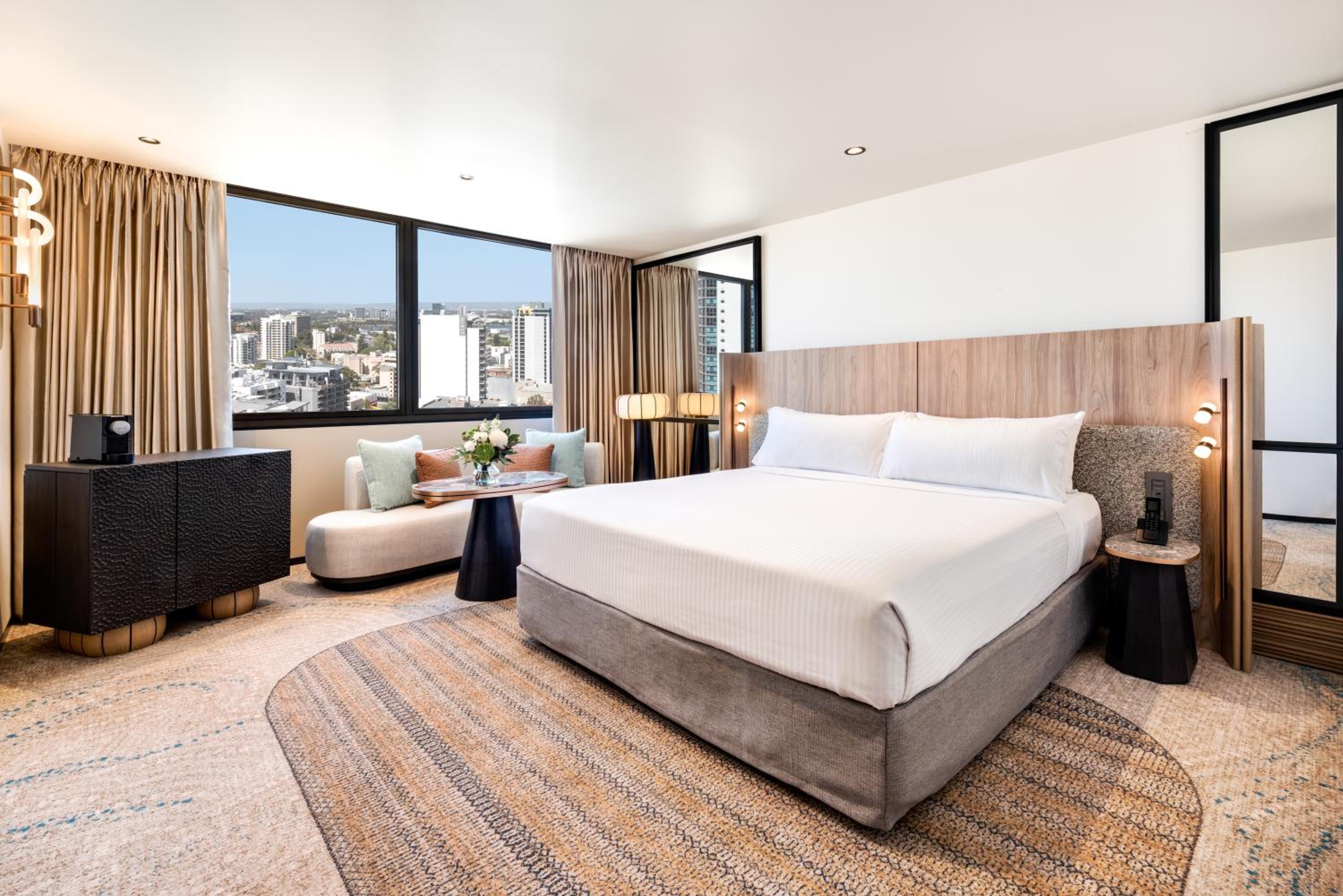 Deluxe King Room - Photo 1