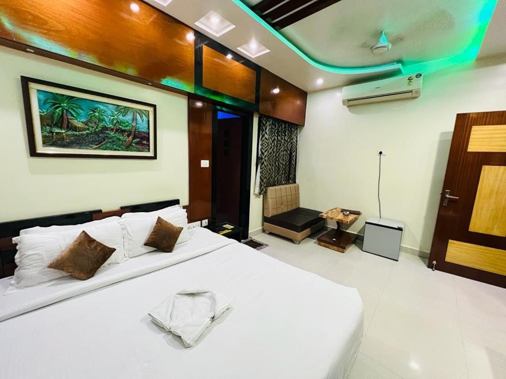 Deluxe Double Room (2 Adults + 1 Child) photo 1