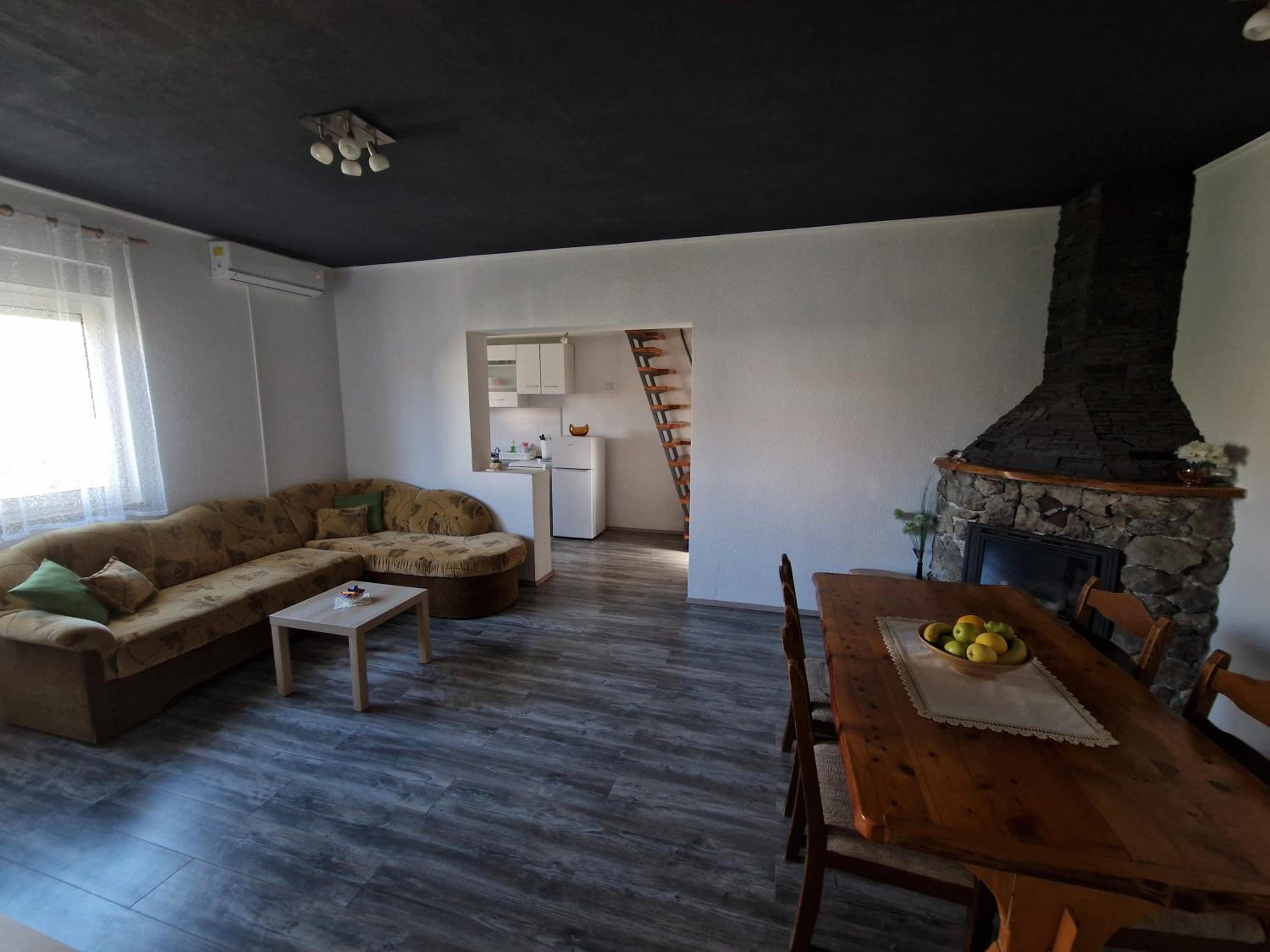 Two-Bedroom Apartment - Photo 7