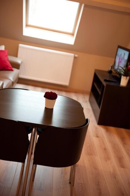 Suite - Photo 11
