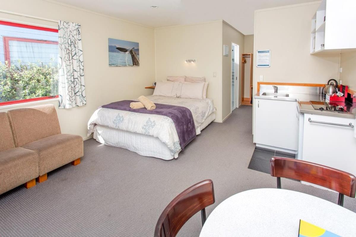 Superior Studio - Sleeps 3 photo 2