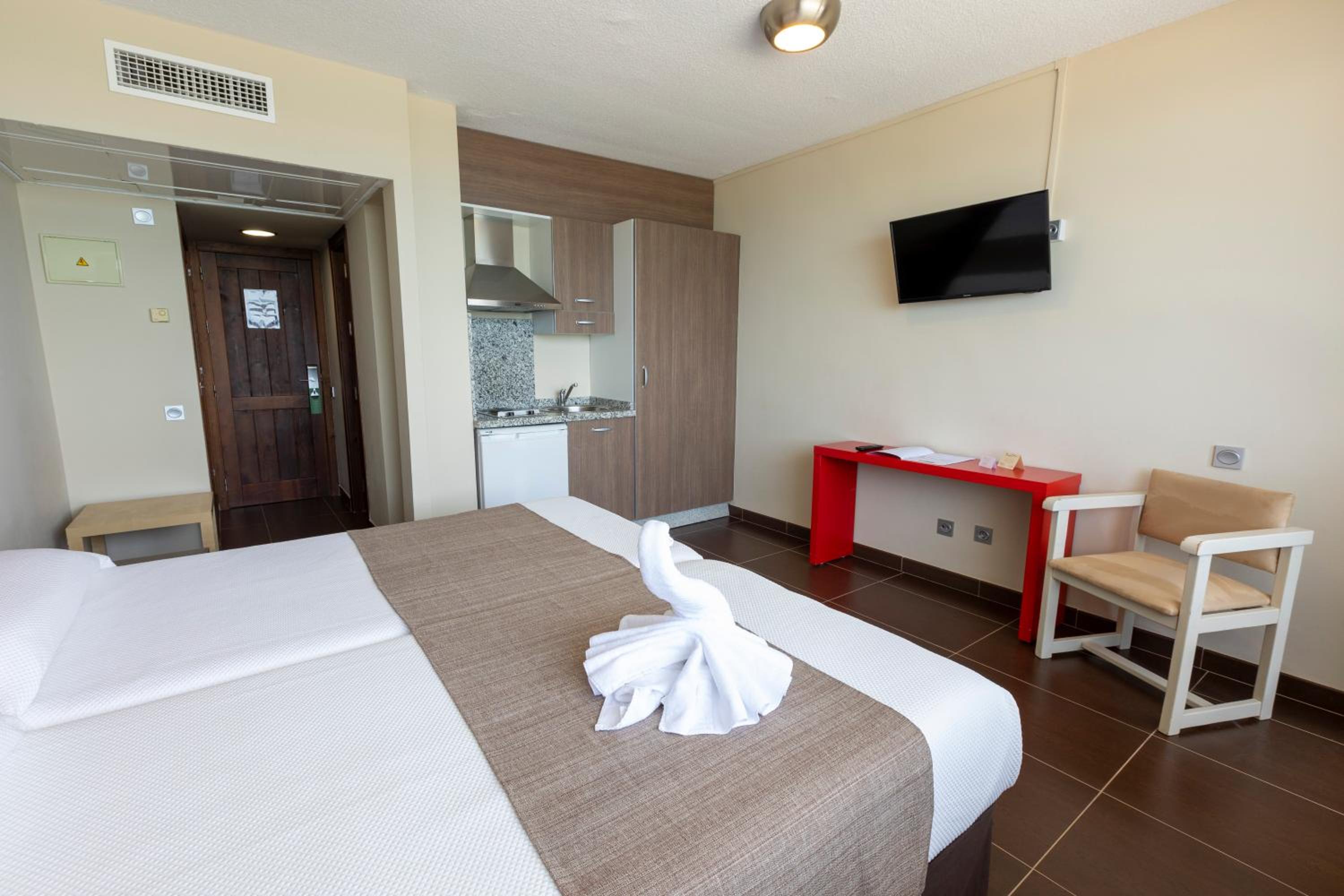 Studio with Sea View (2 Adults + 1 Child)