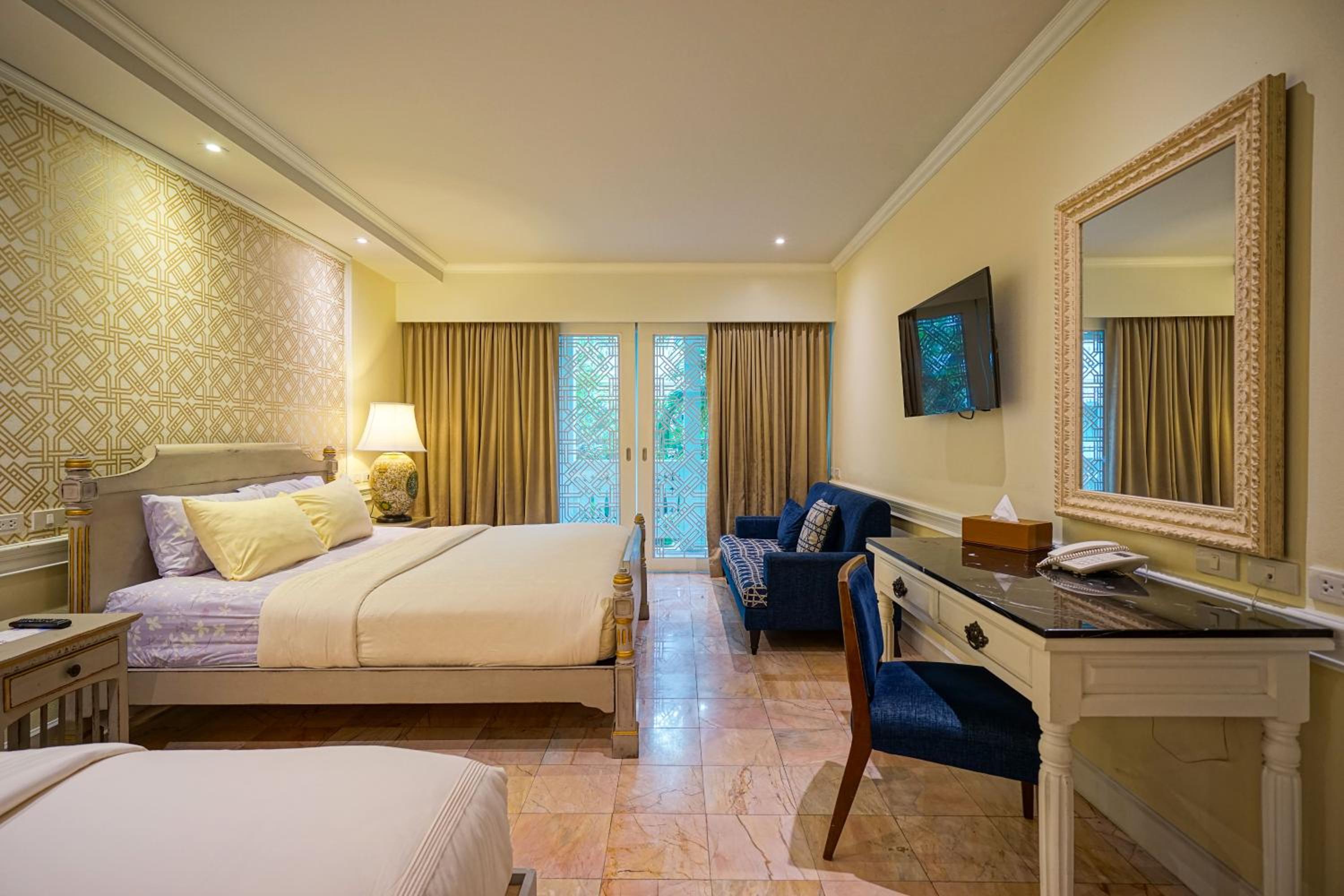 Deluxe Triple Room - Photo 9
