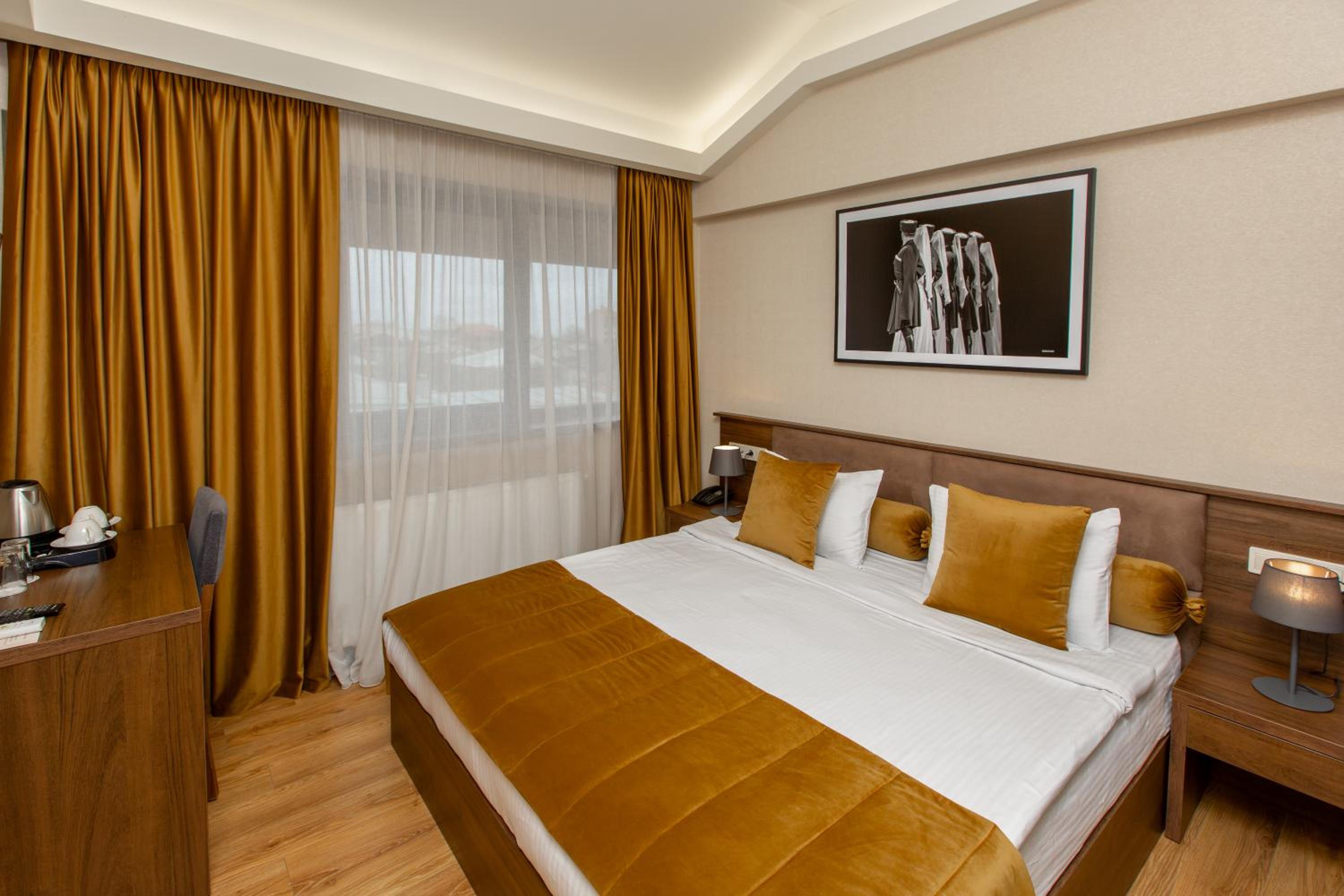 Economy Double Room - Photo 3