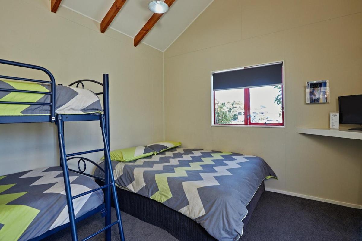 Standard Cabin - No Ensuite - Sleeps 5 photo 1