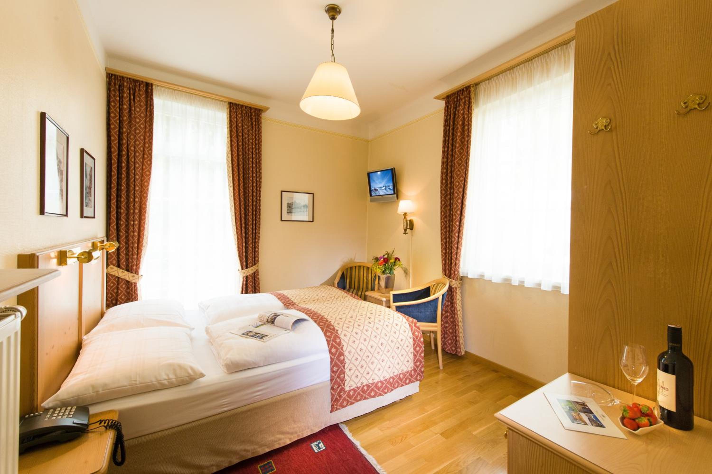 Single Room photo 2