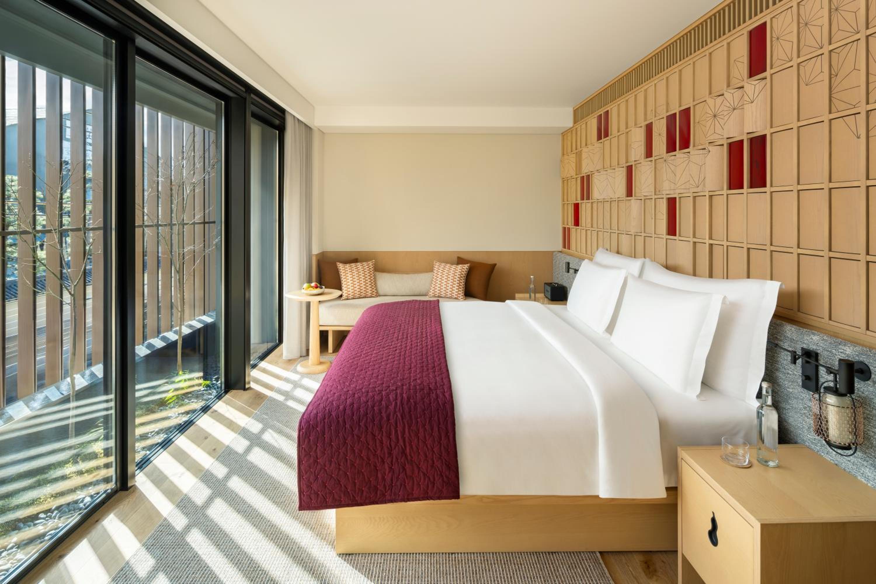 Superior King Room - Photo 1