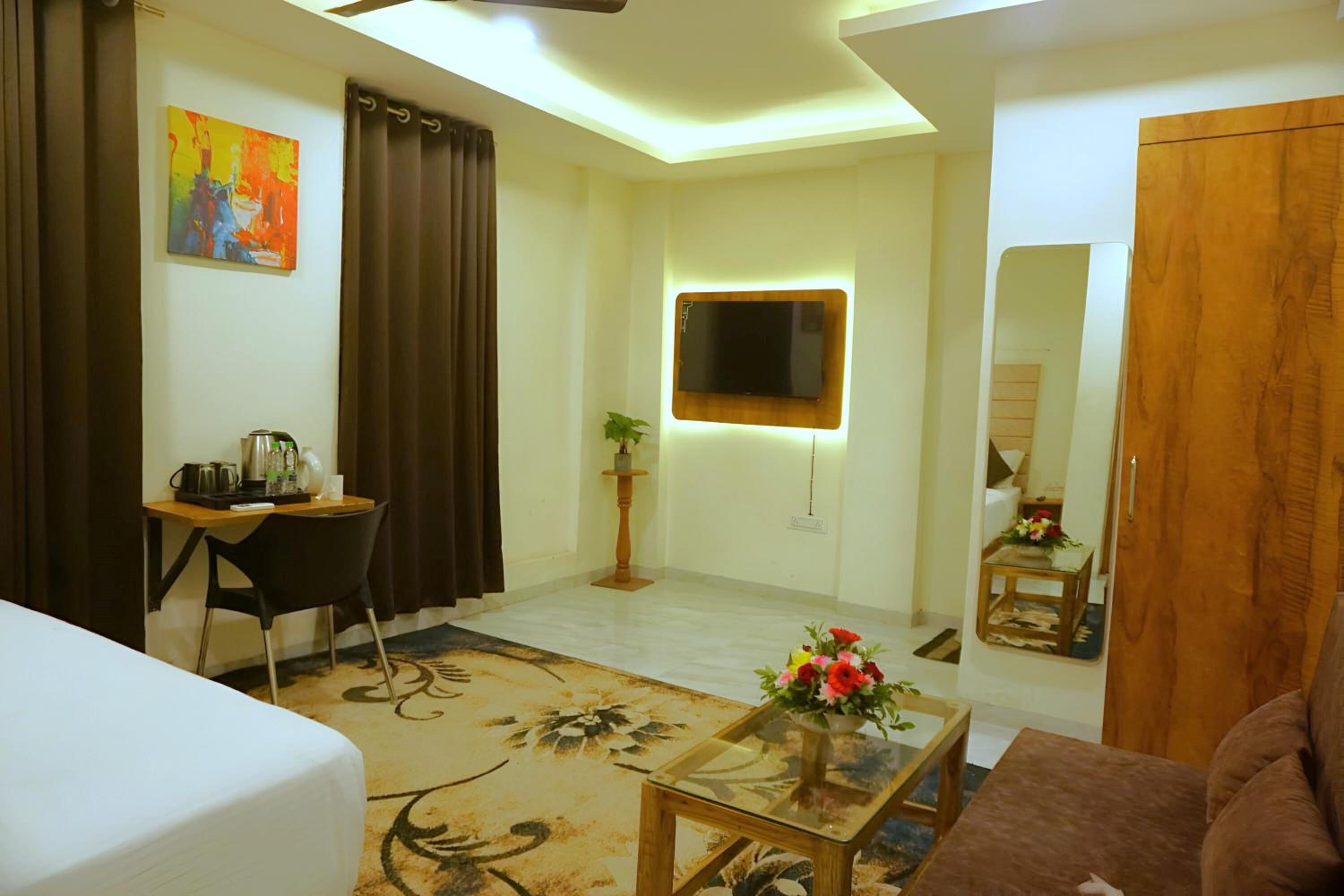 Suite - Photo 5