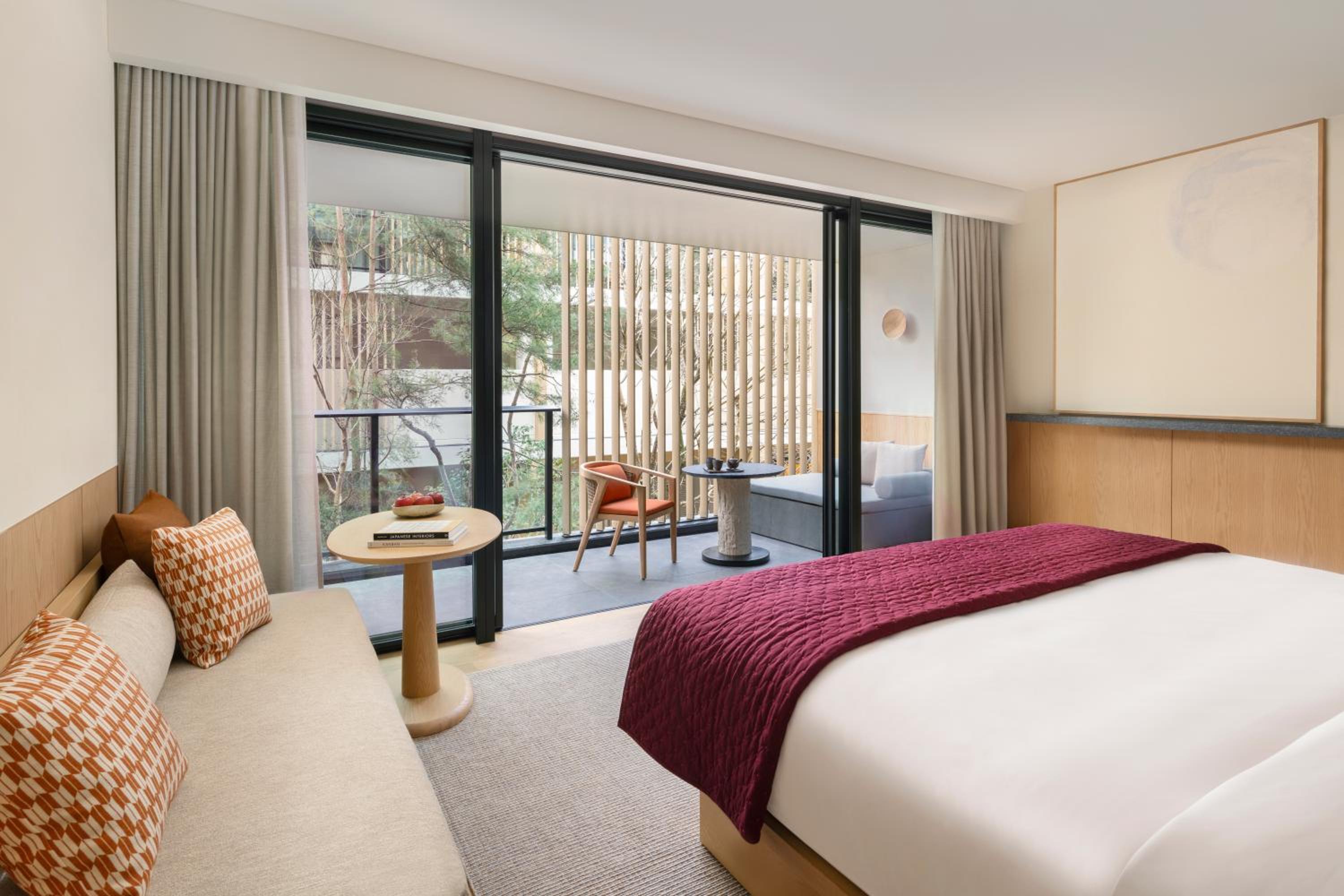 Deluxe King Room - Photo 1