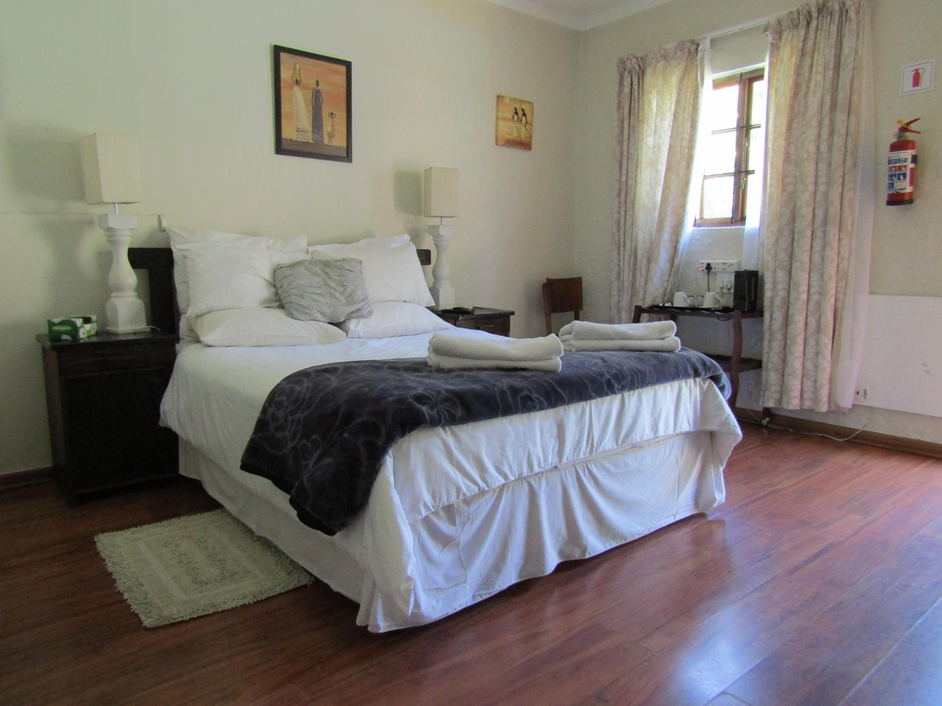 Single Room with Bathroom photo 3