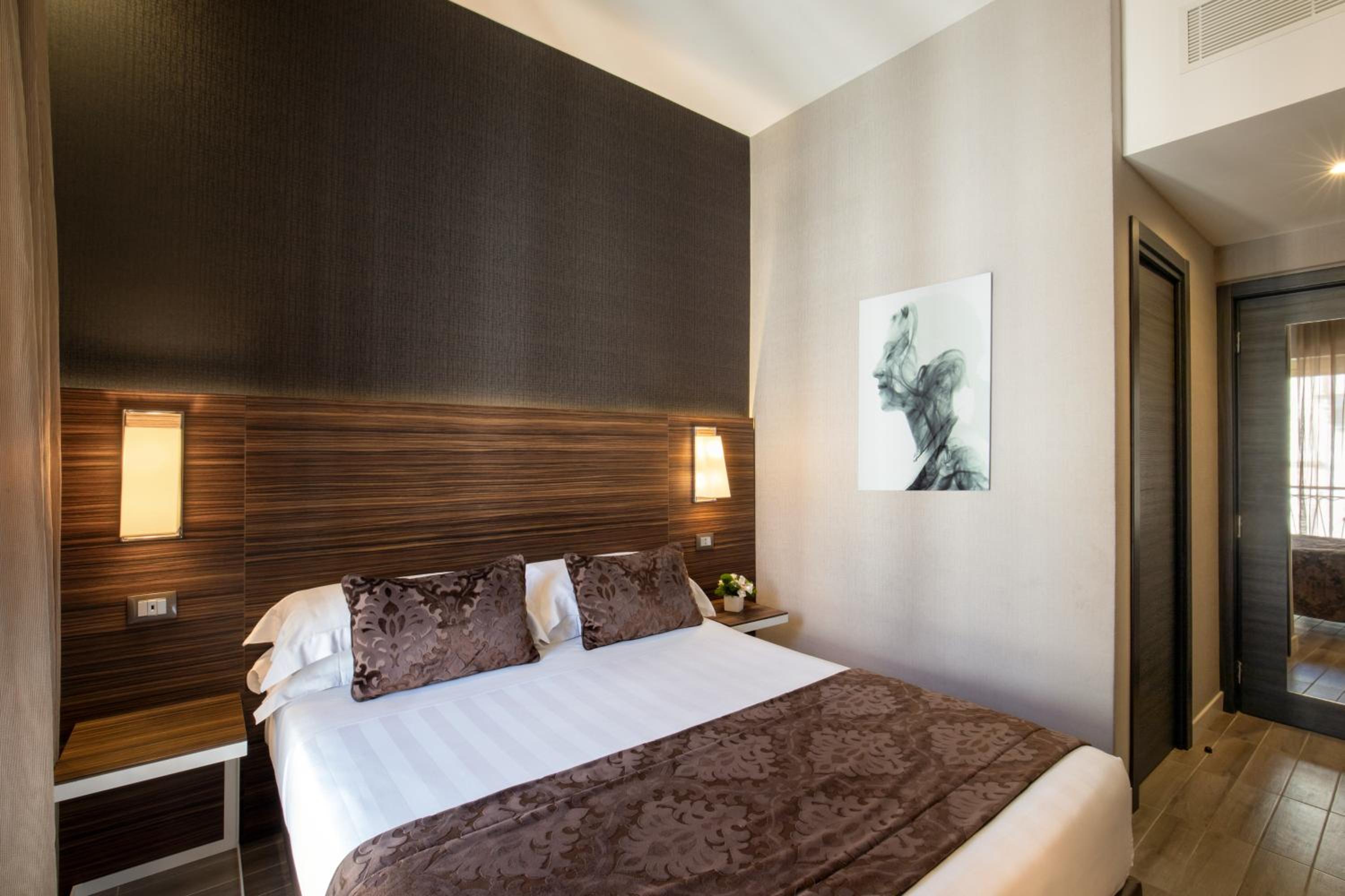 Basic Double Room photo 2