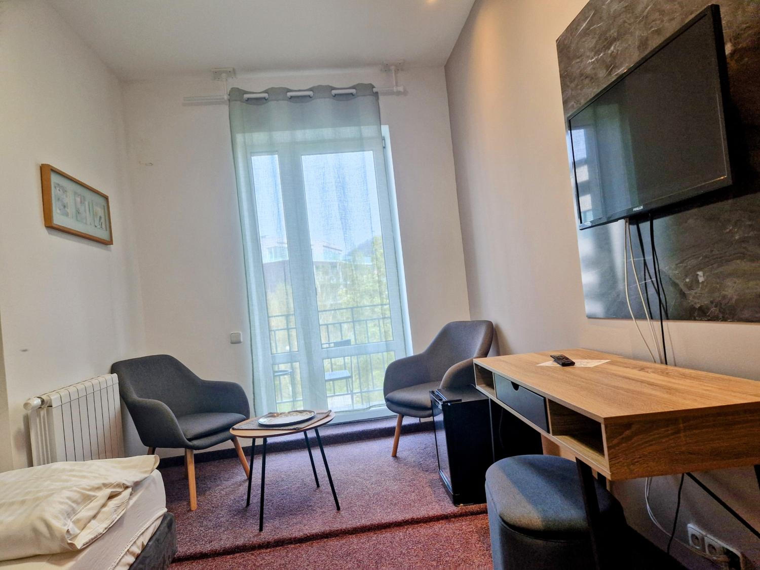 Double or Twin Room with Balcony - Photo 1