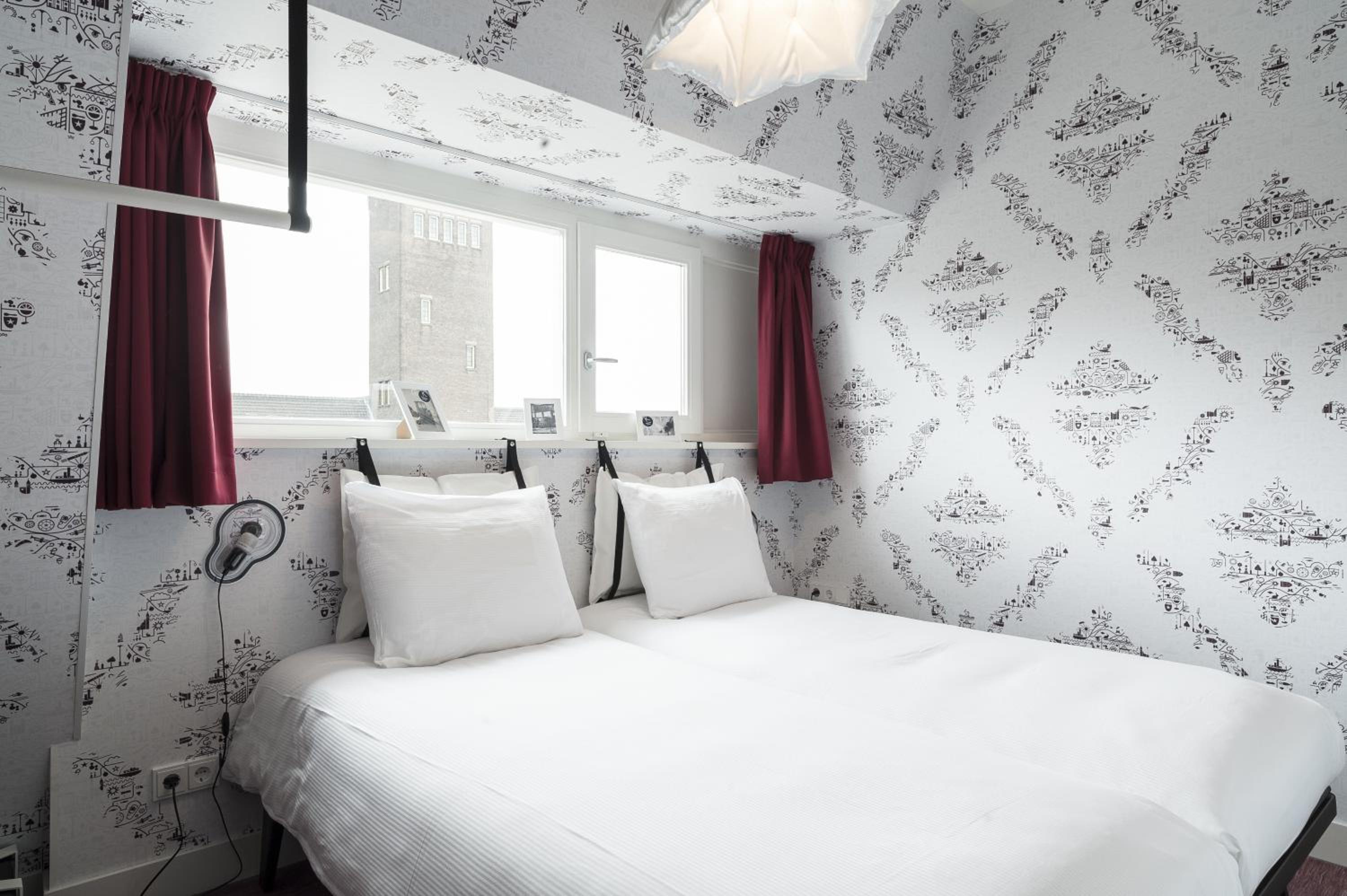 Basic Double Room with Street View photo 1