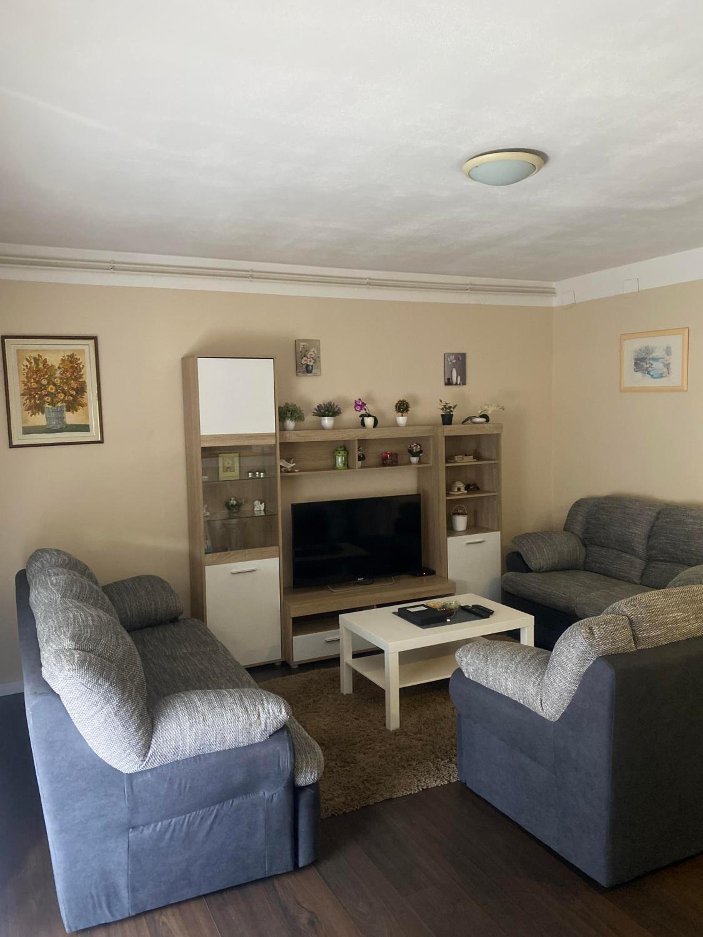 Two-Bedroom Apartment - Photo 2