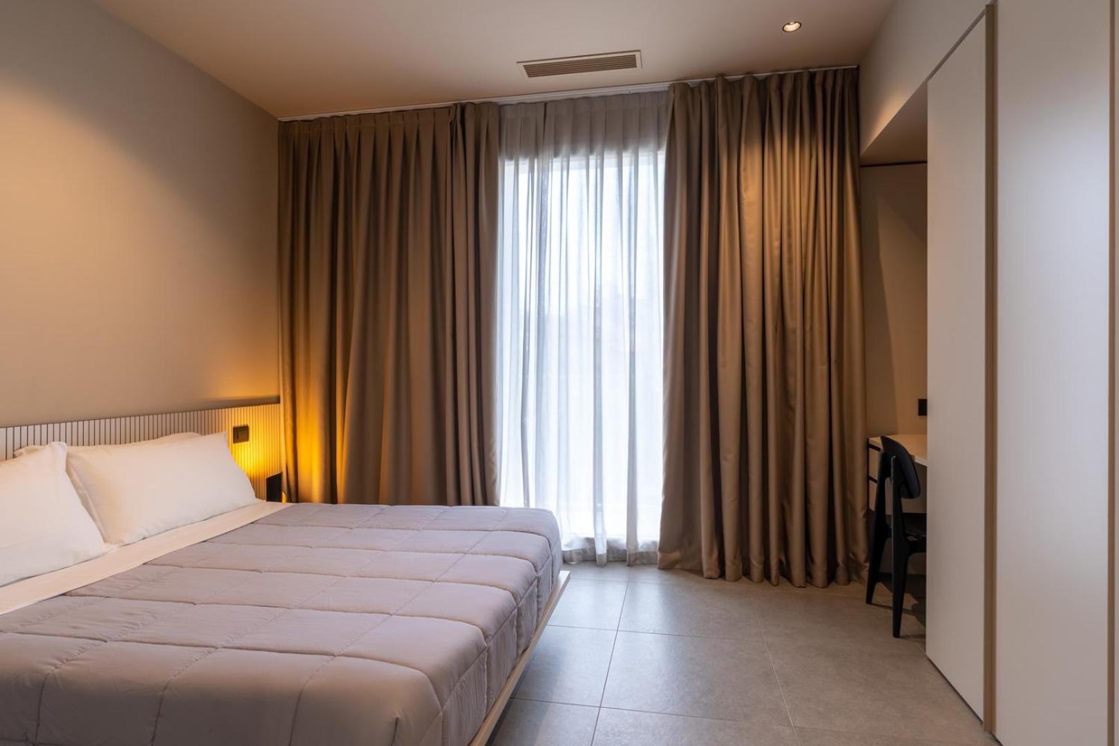 Double Room - Photo 7