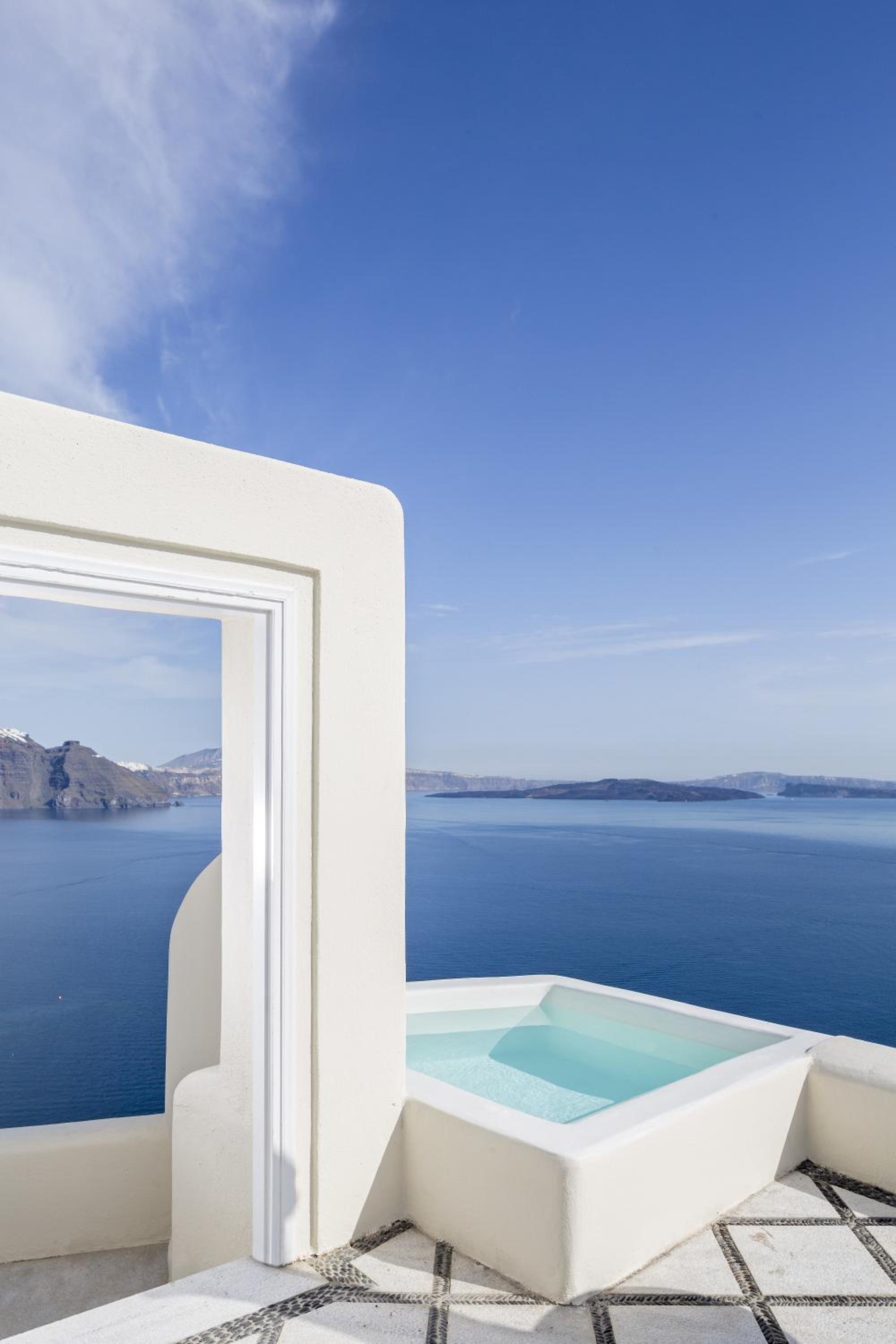 Honeymoon Suite  with Plunge Pool - Photo 2