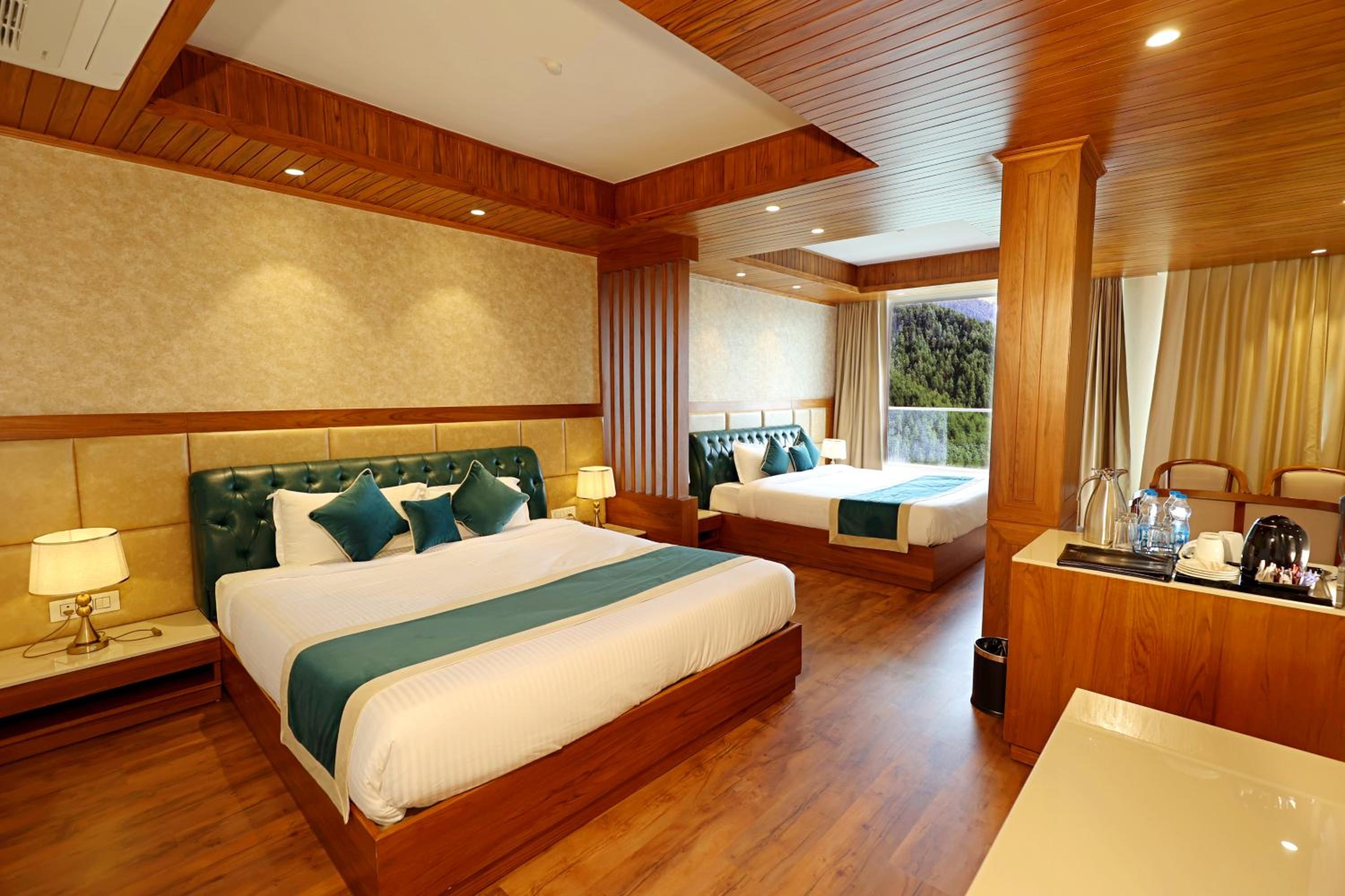 Family Room with Balcony photo 3