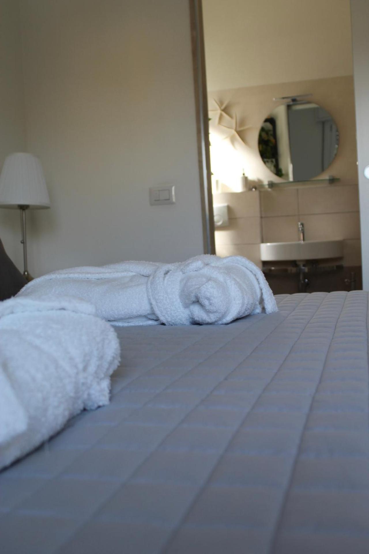 Double Room with Private Bathroom photo 1