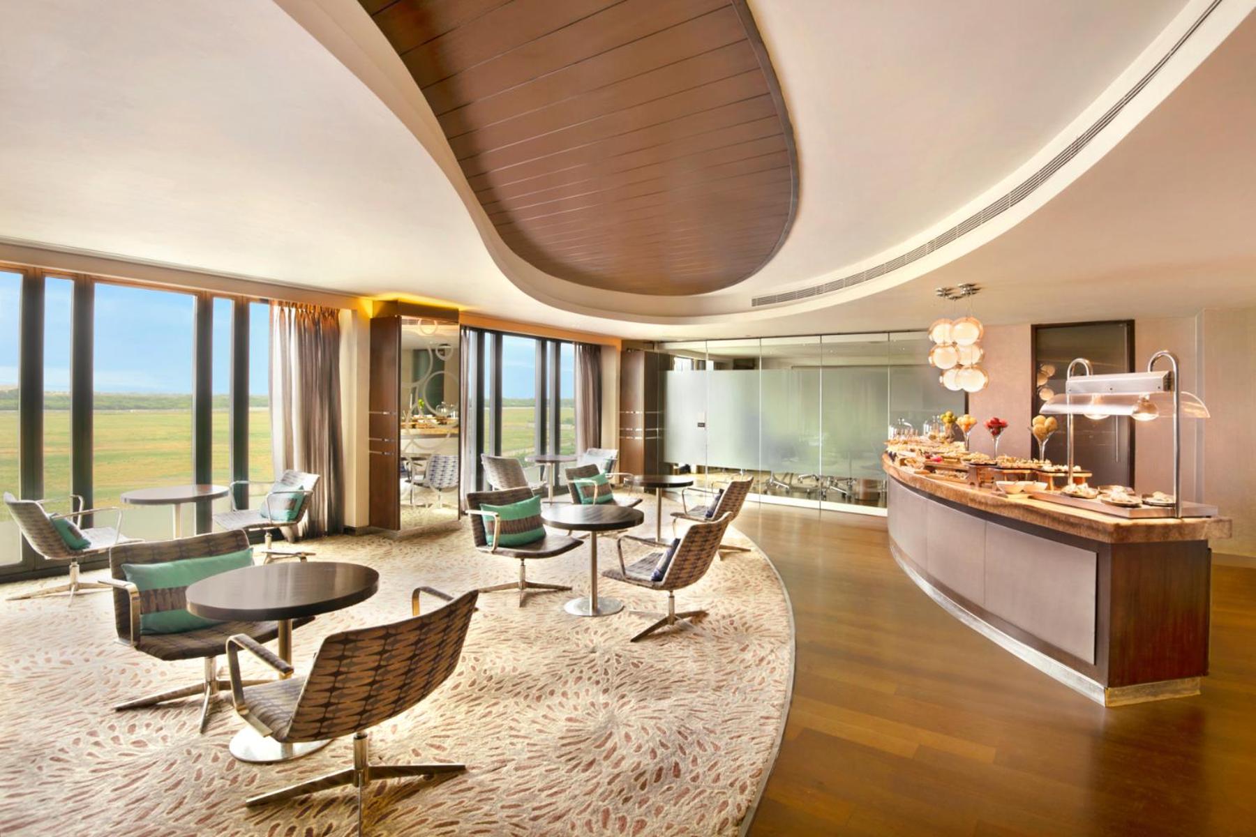 Executive King Room with 20% discount on food, beverages, spa and laundry | Complimentary one way airport transfer | Lounge access and cocktail hours thumbnail 5