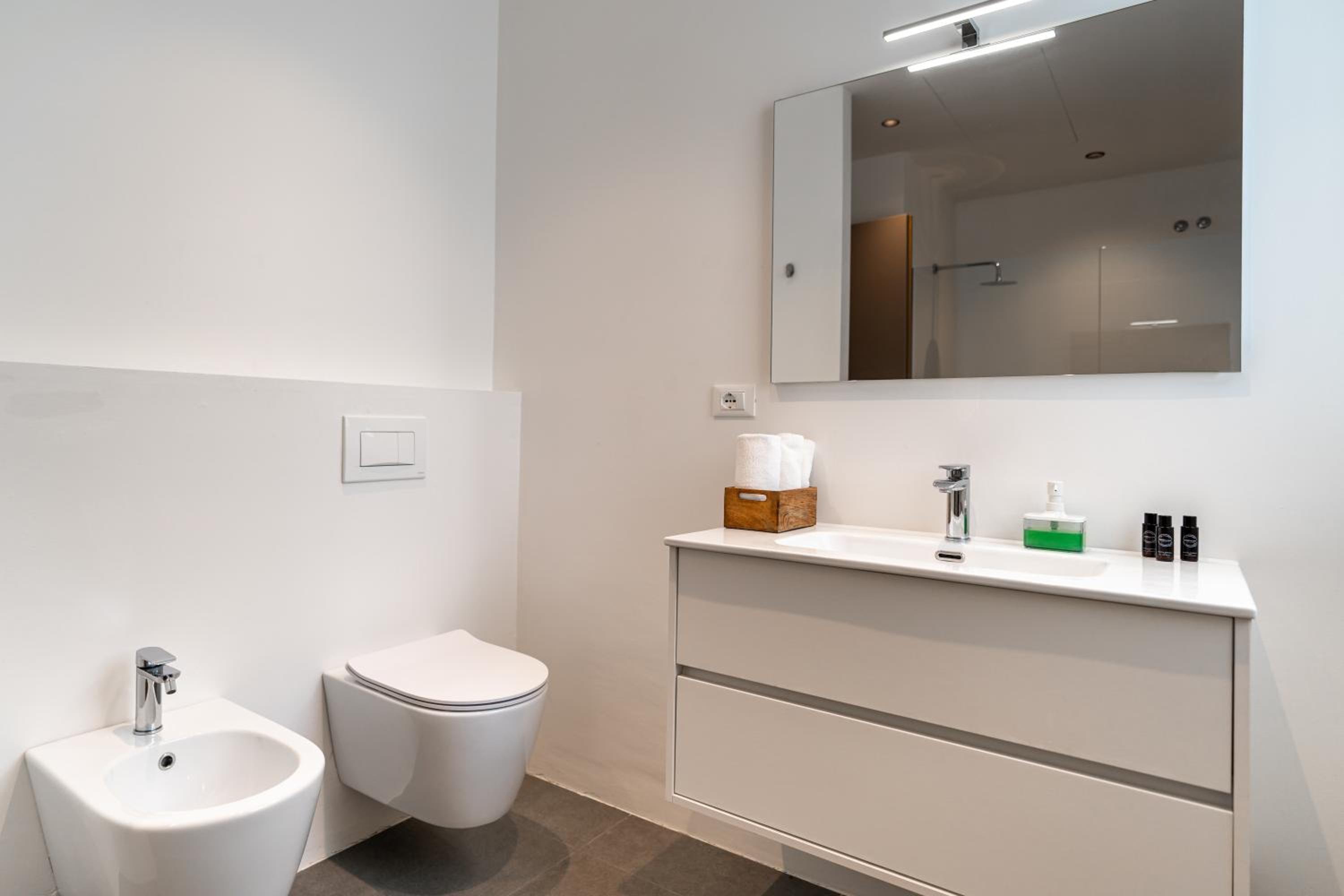 Deluxe Apartment - Photo 9