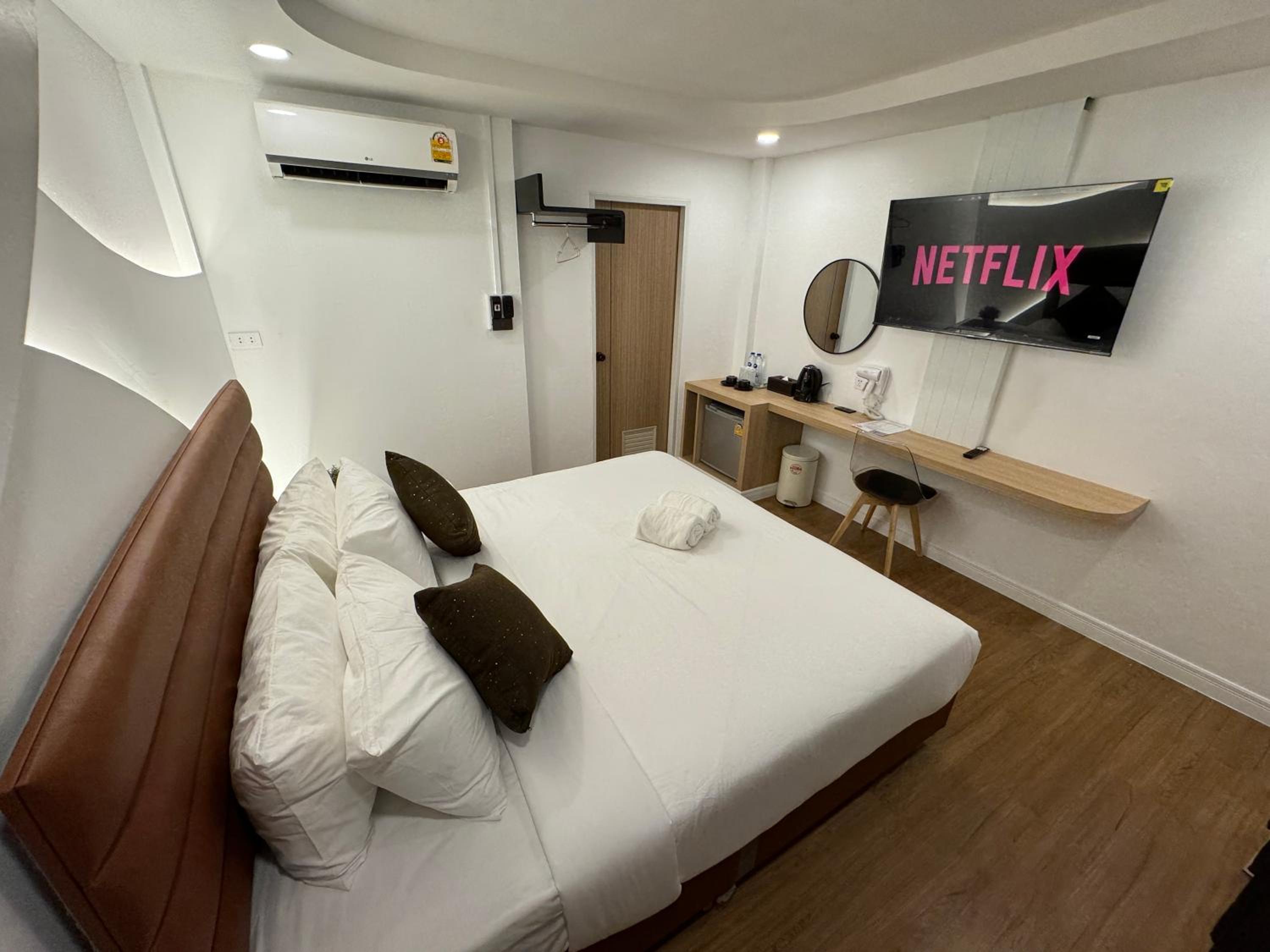 Deluxe Double Room - Photo 1