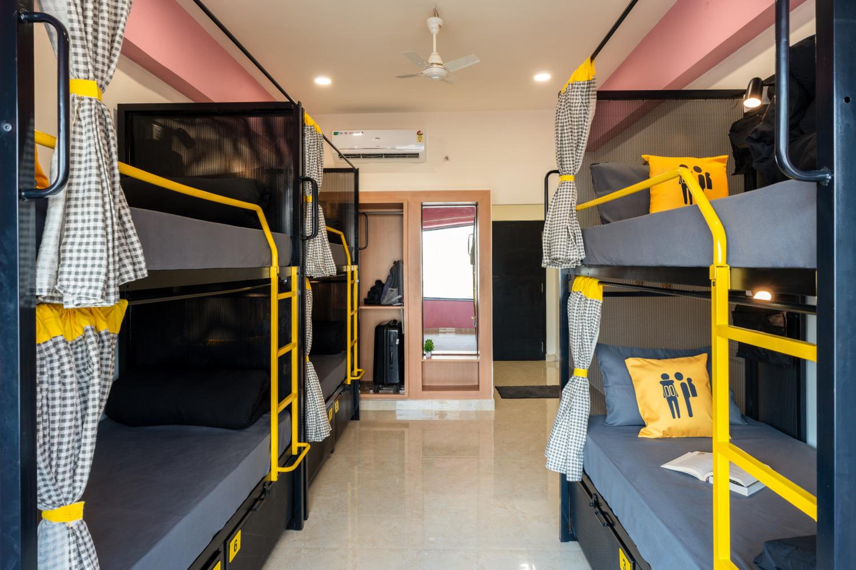 Bed in 6-Bed Mixed Dormitory Room