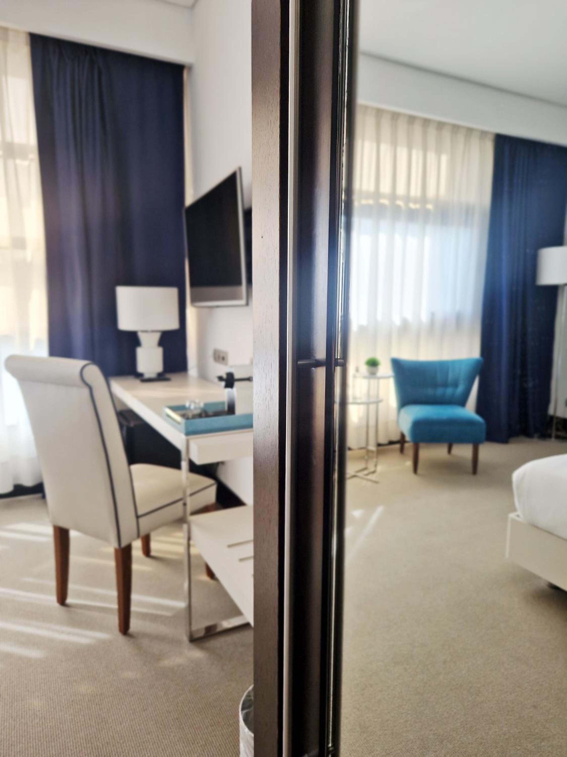 Executive Double Room (1 Adult) - Photo 2