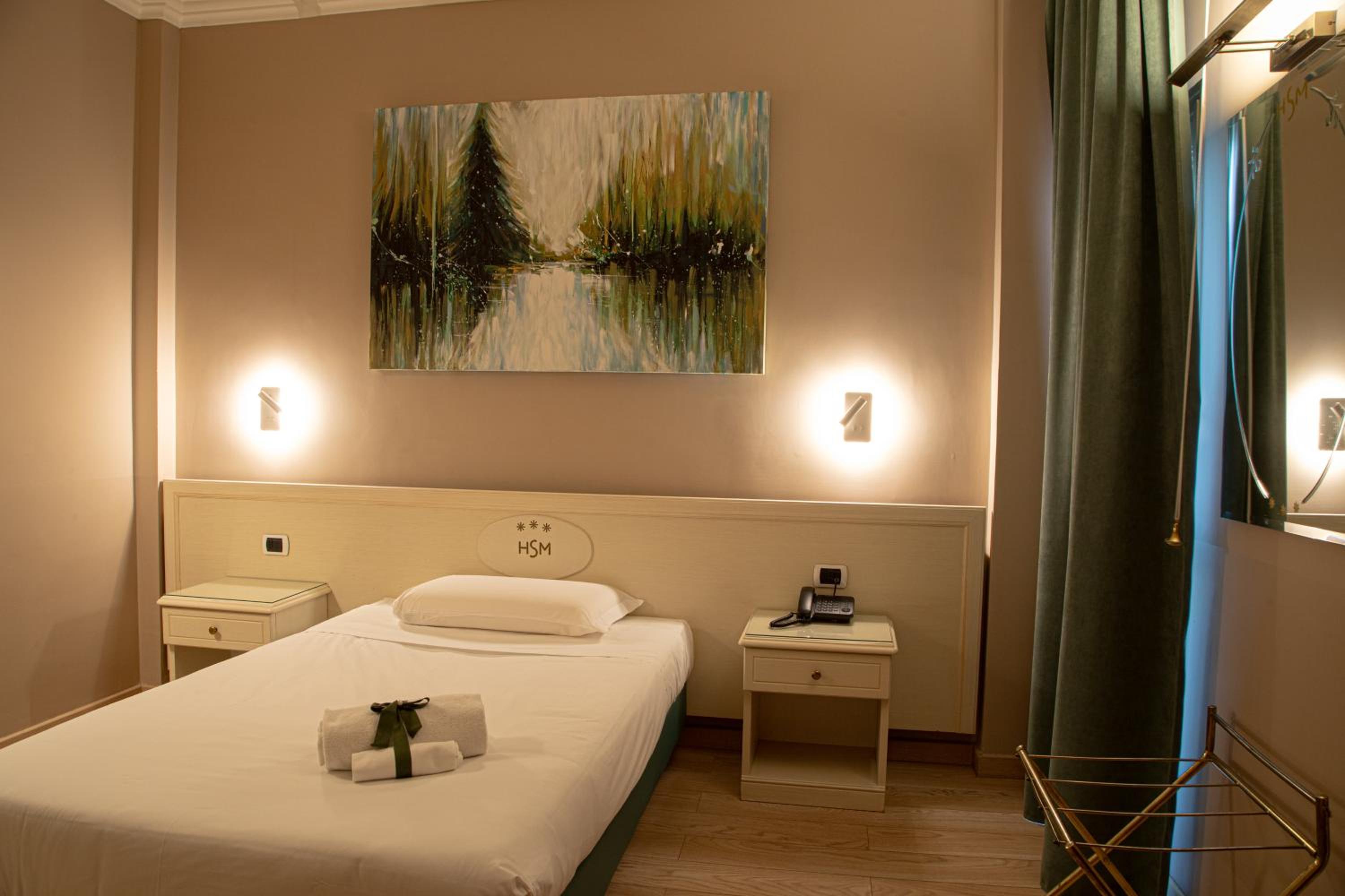 Single Room photo 3