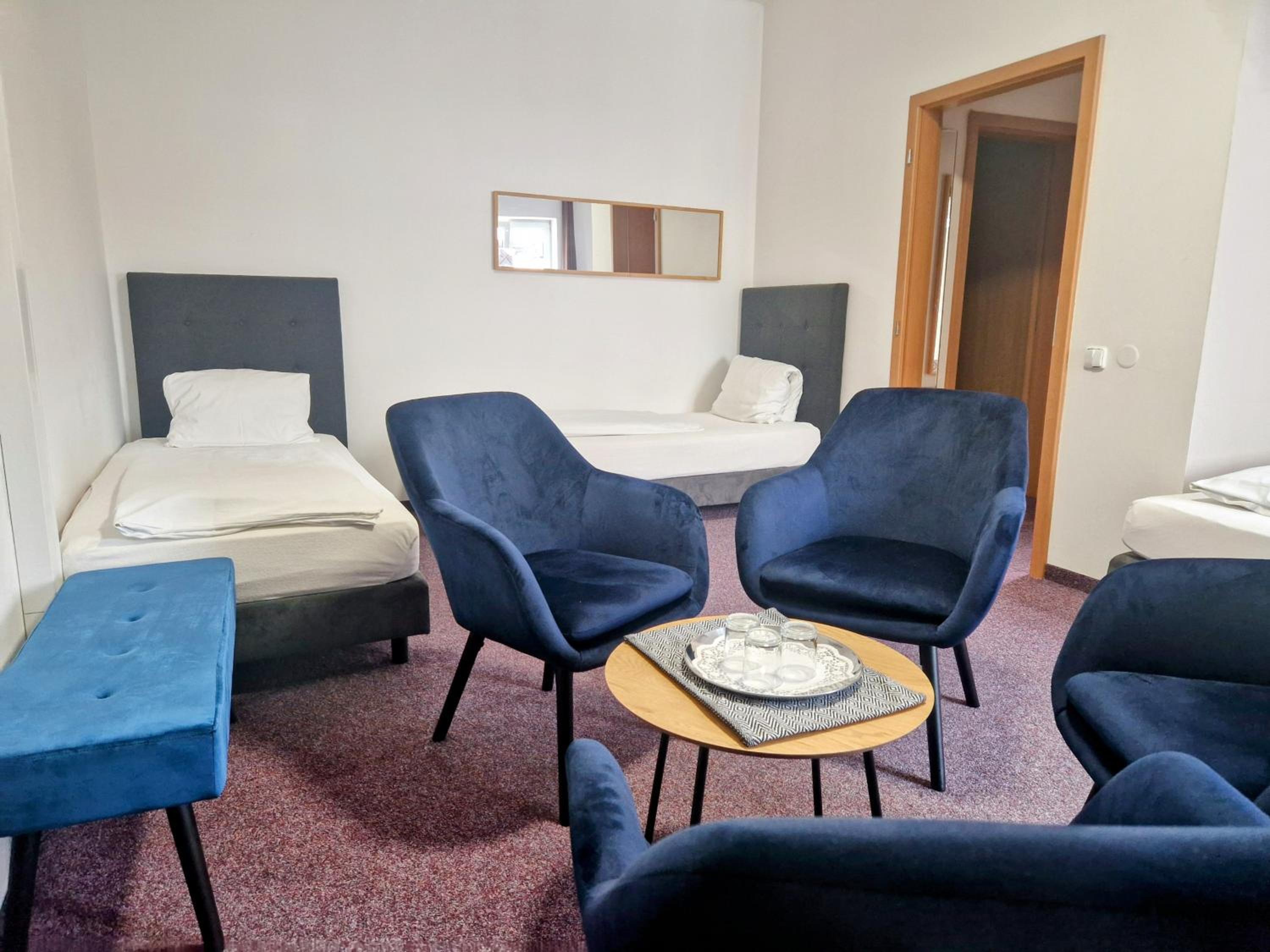 Quadruple Room with Air Conditioning - Photo 3