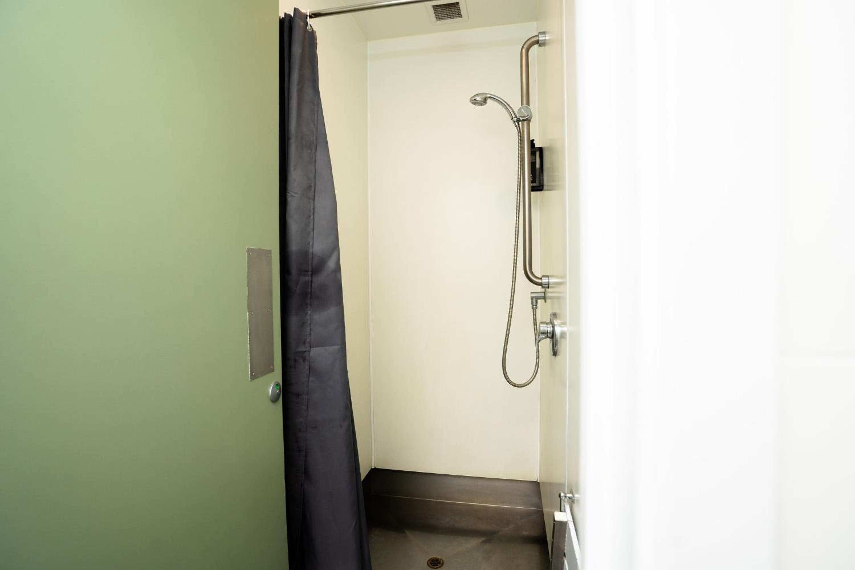 Twin or King Room - Photo 6