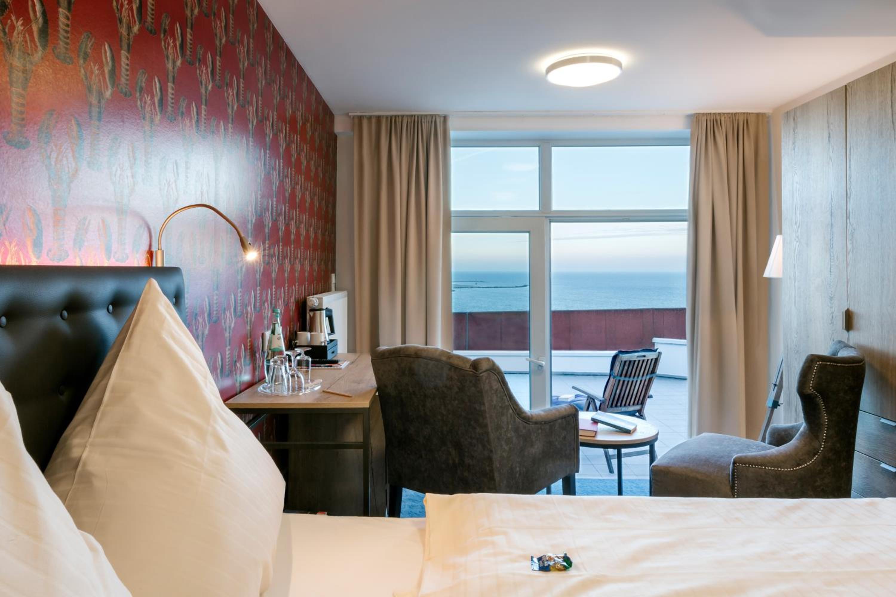 Double Room with Balcony or Terrace and Sea View