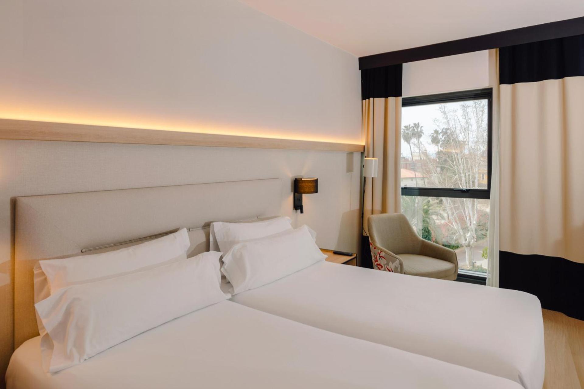 Double or Twin Room - Photo 9