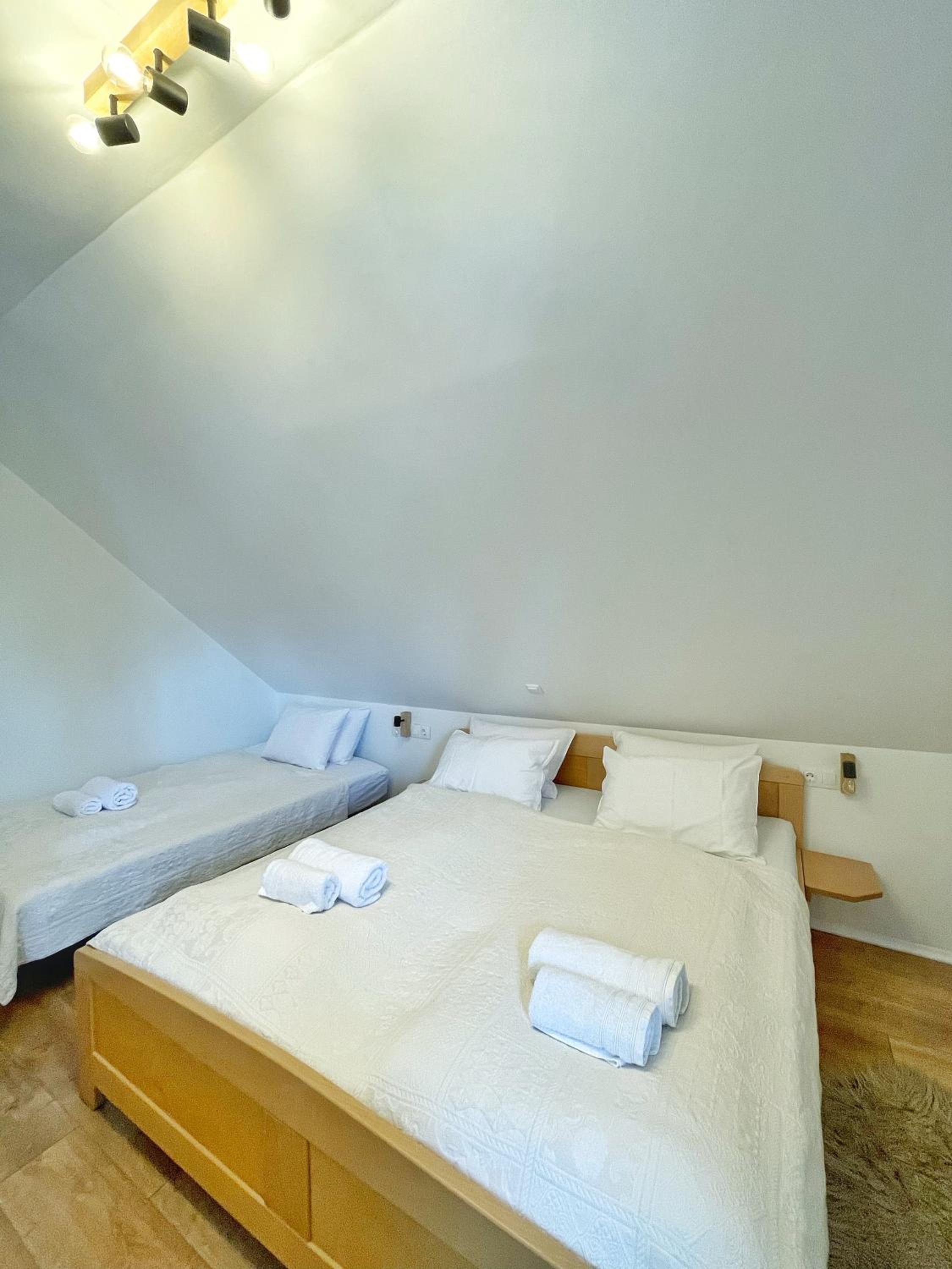 Family Studio - Photo 6