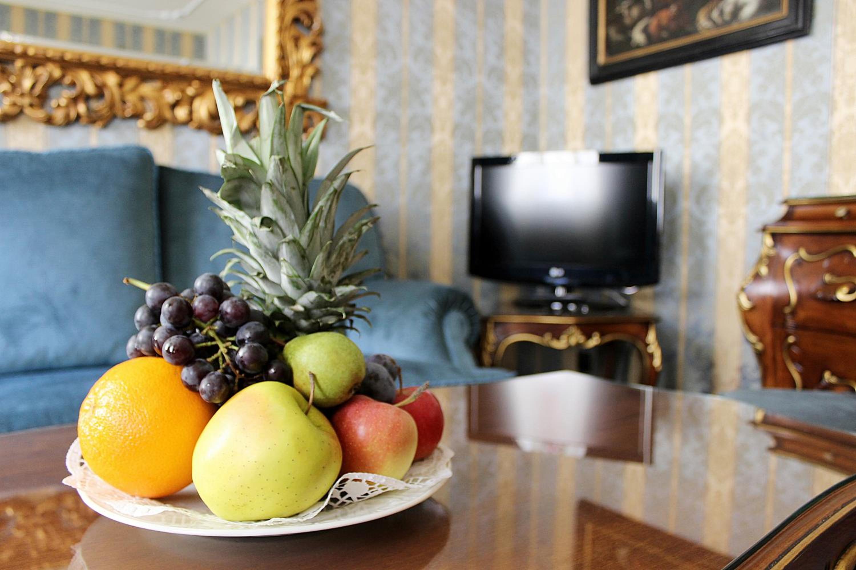 Suite - Photo 10