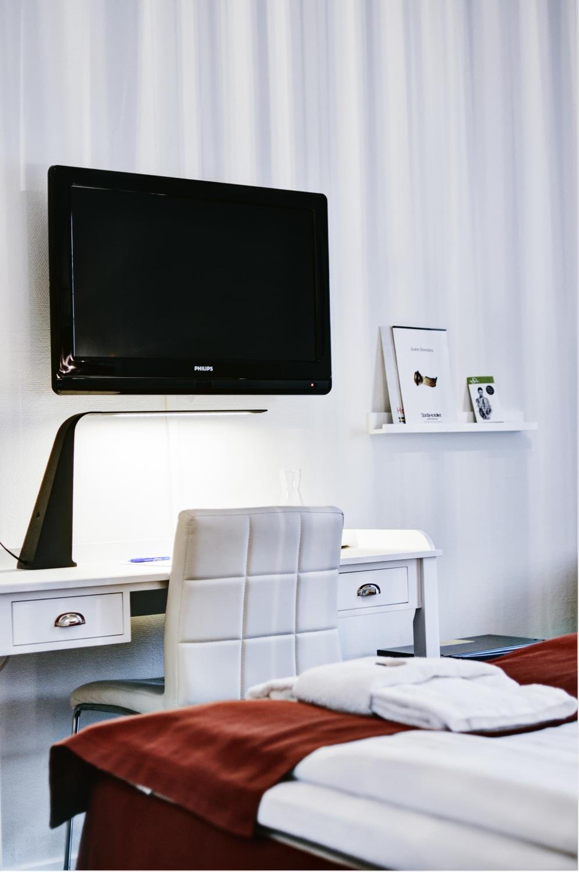 Twin Room - Photo 2